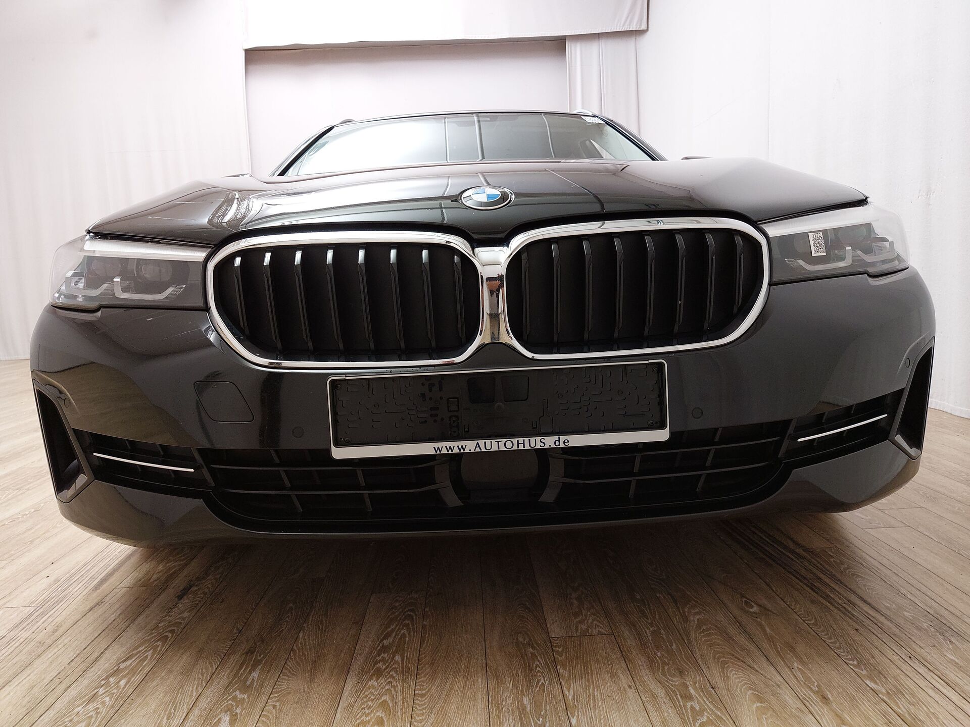 BMW 520d Touring LED AHK RFK ACC 5