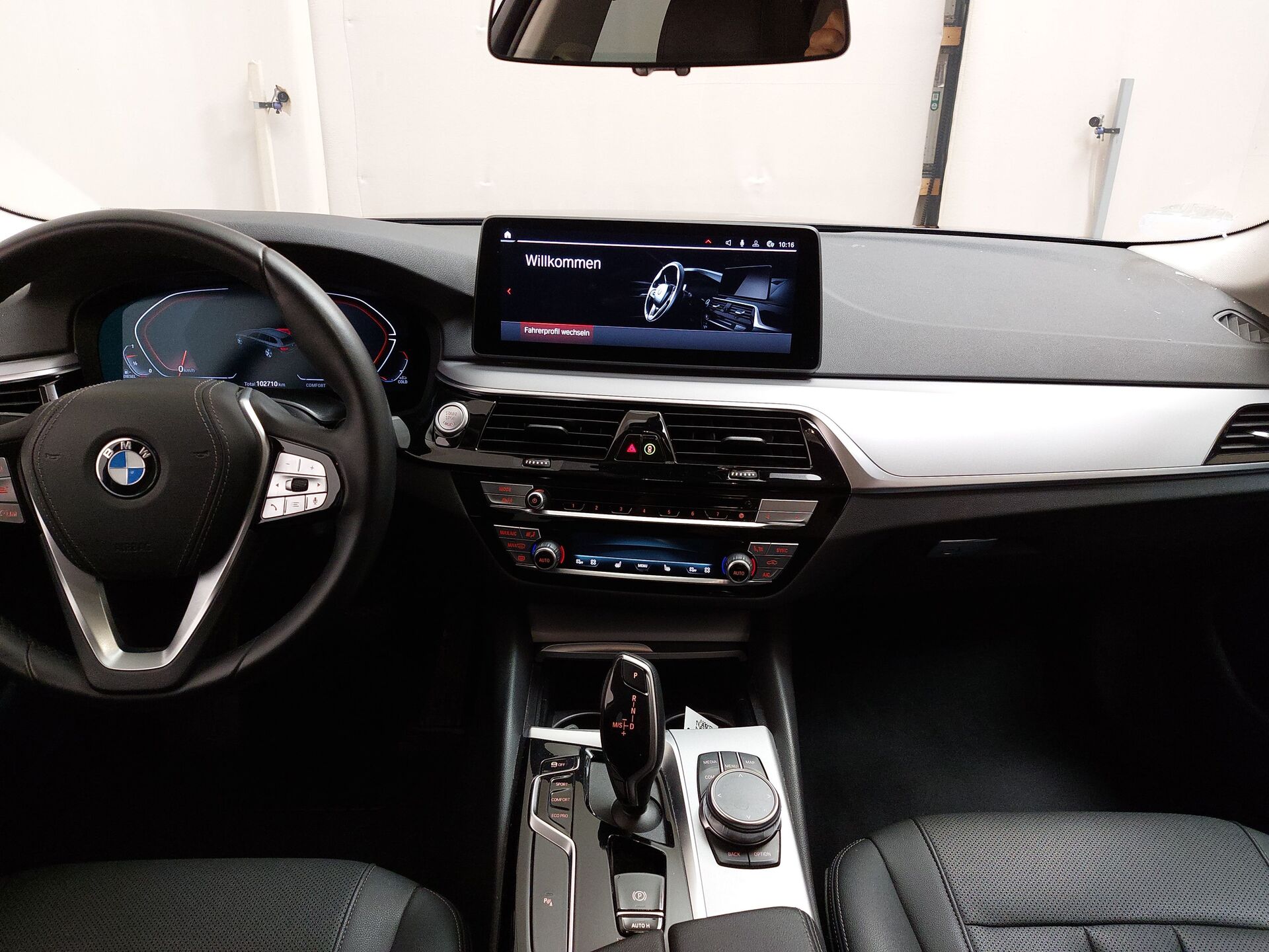 BMW 520d Touring LED AHK RFK ACC 12