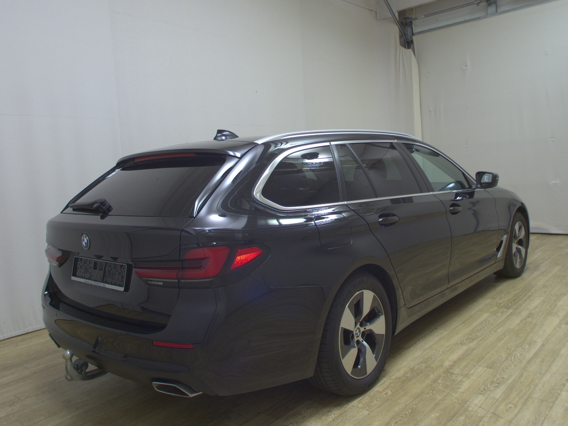 BMW 520d Touring LED AHK RFK ACC 4