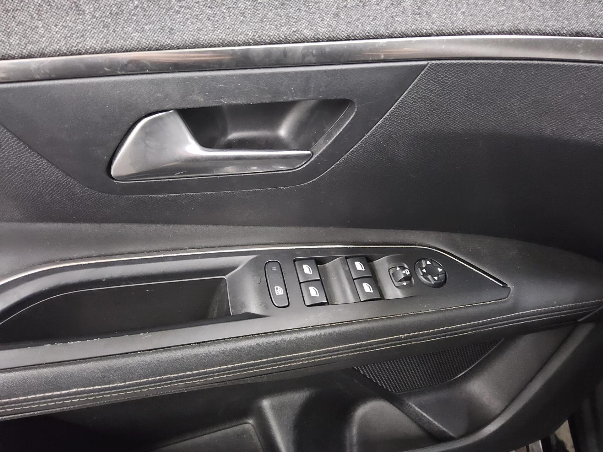 Peugeot 3008 Hybrid 225 Allure Navi AHK ACC RfK 10