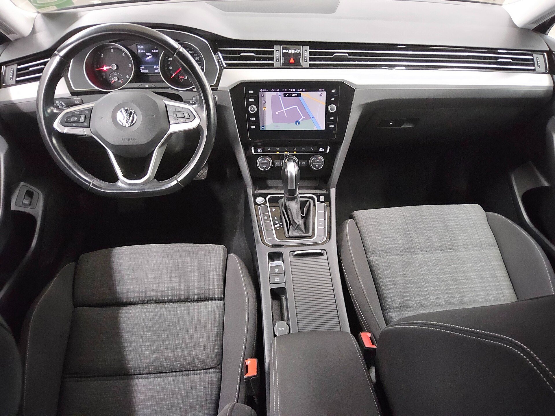 Volkswagen Passat Var. 1.6 TDI Business Navi LED RfK ACC 5