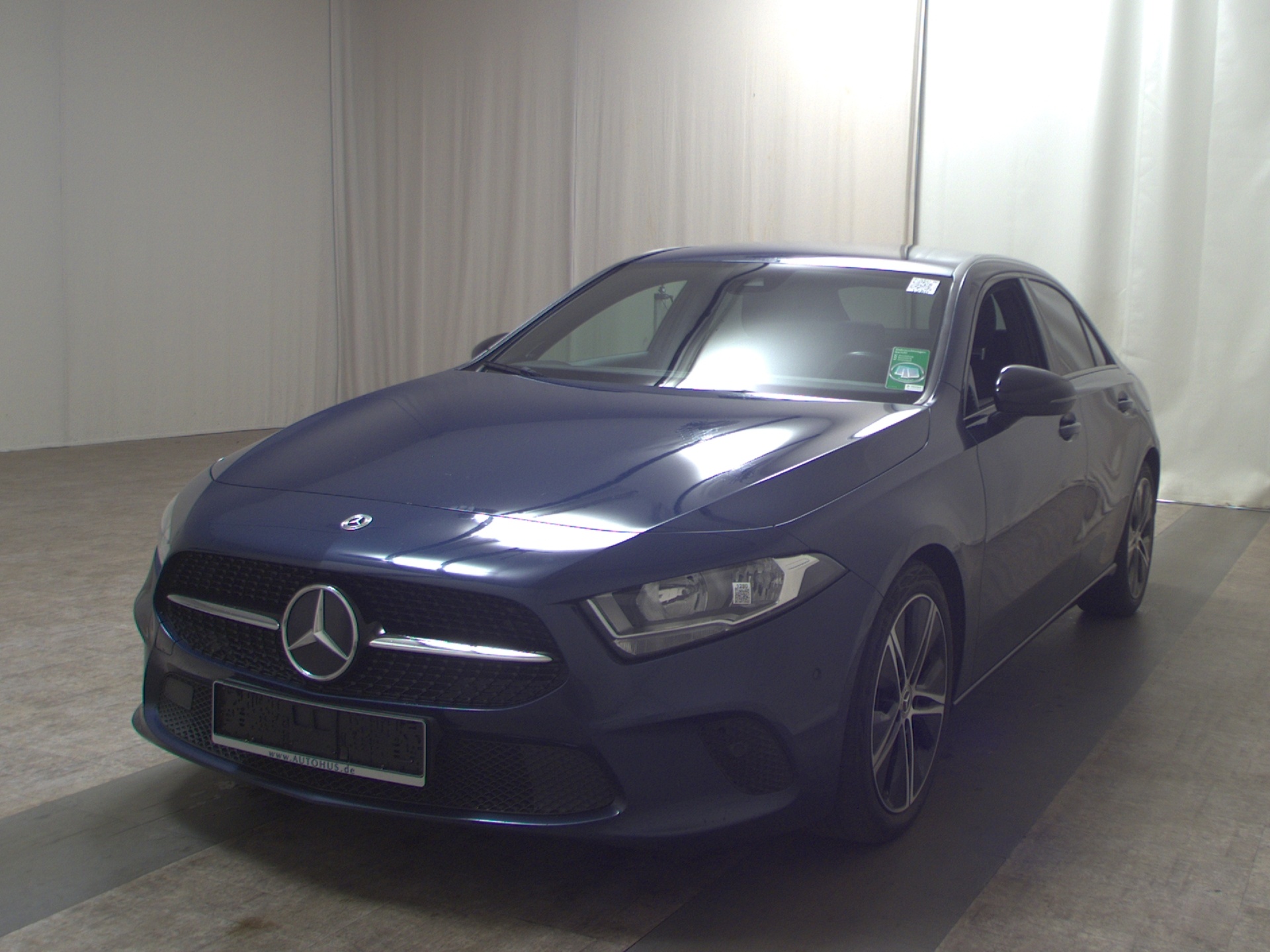 Mercedes-Benz A 200 d Progressive Navi Shz Night Burmester PDC 2