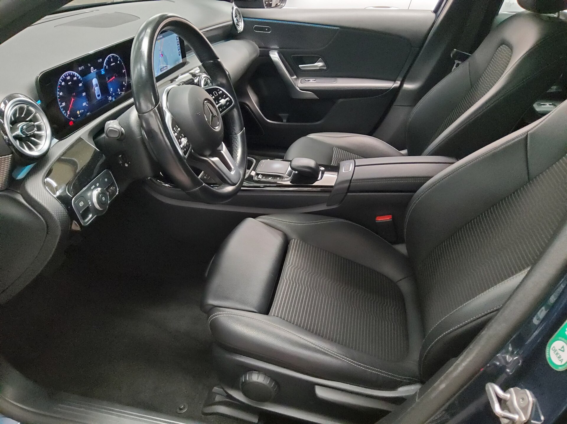 Mercedes-Benz A 200 d Progressive Navi Shz Night Burmester PDC 9