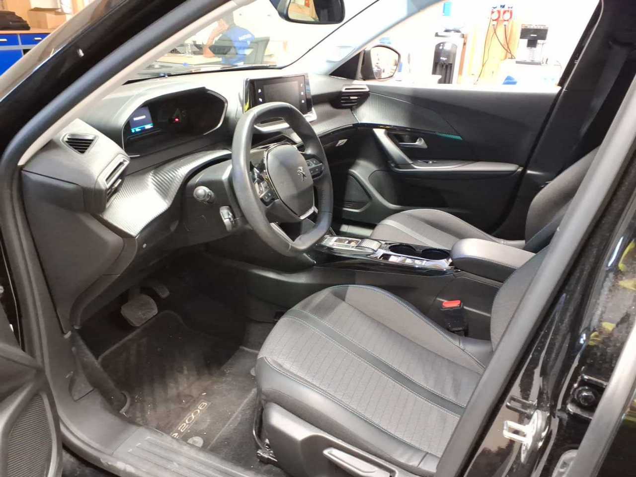 Peugeot 2008 NAVI LED SHZ PDC KAMERA 6
