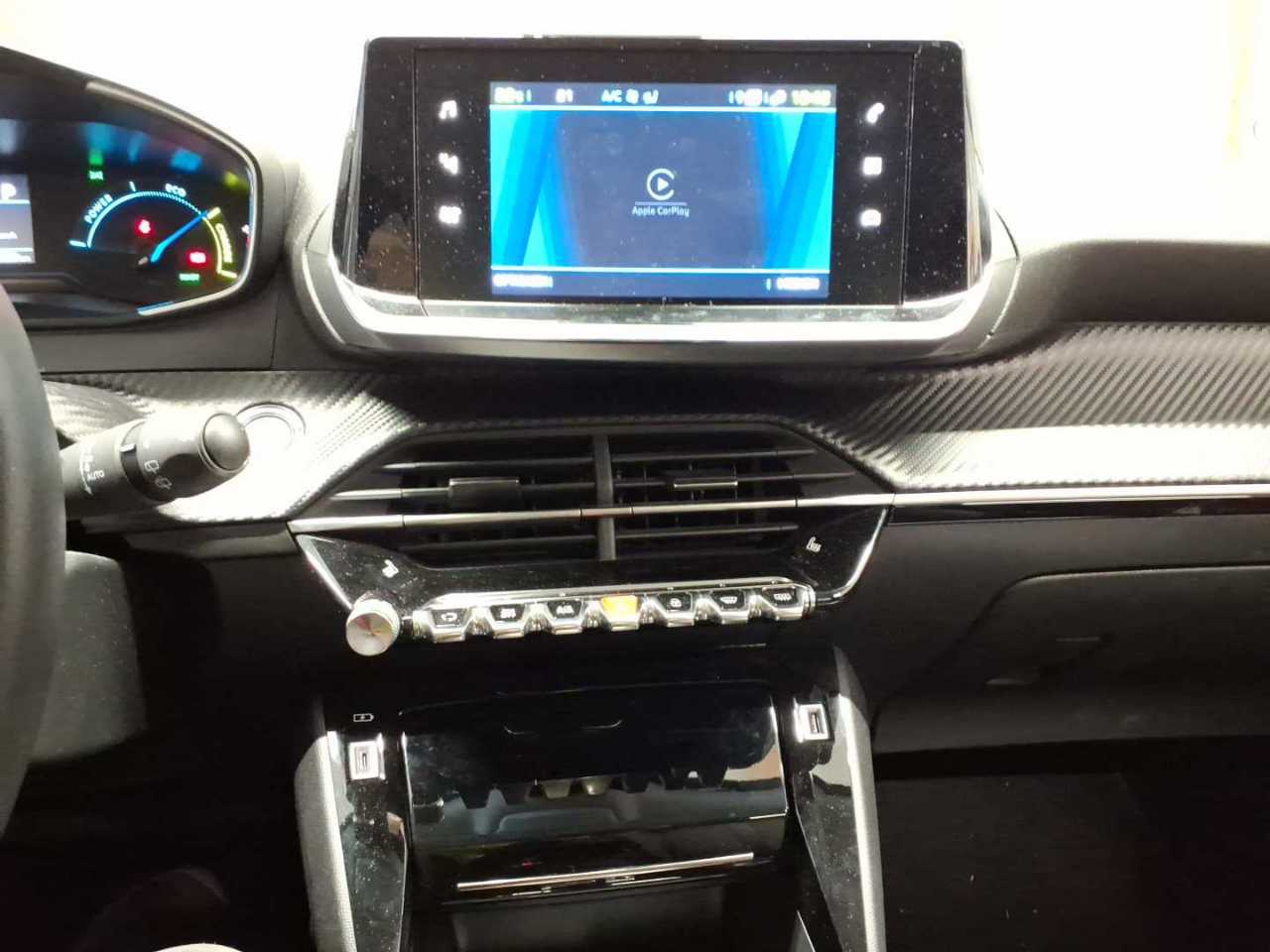 Peugeot 2008 NAVI LED SHZ PDC KAMERA 9