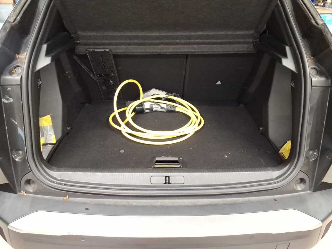 Peugeot 2008 NAVI LED SHZ PDC KAMERA 11