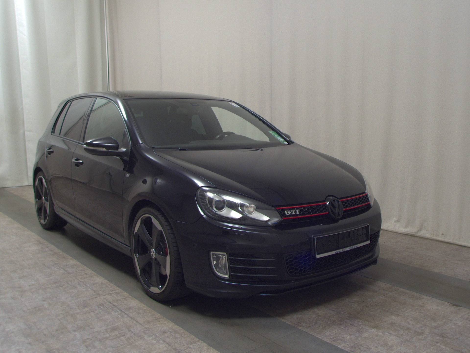 Volkswagen Golf 2.0 TSI GTI Navi Shz PDC Sound HU 03/28 3