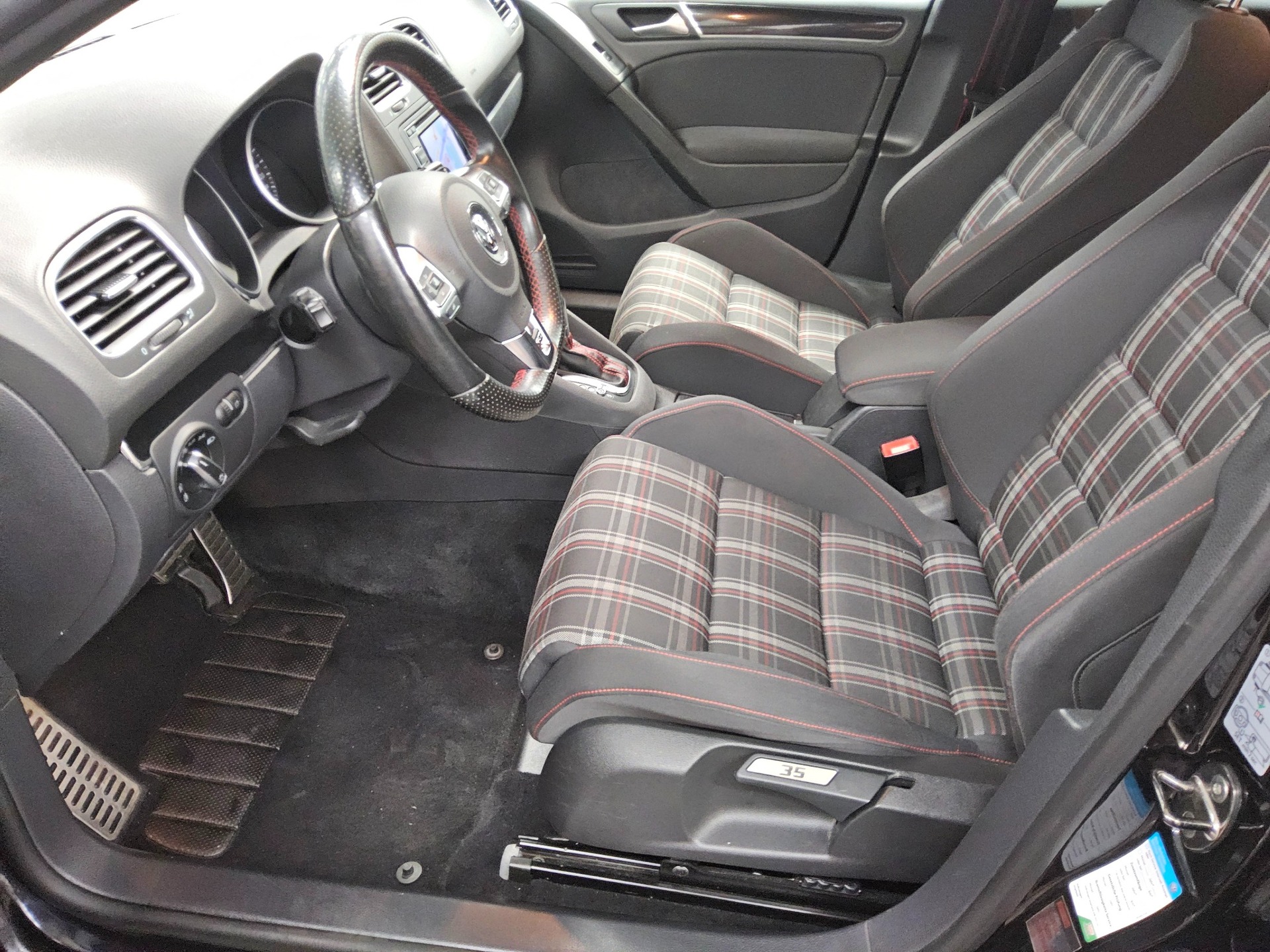 Volkswagen Golf 2.0 TSI GTI Navi Shz PDC Sound HU 03/28 8