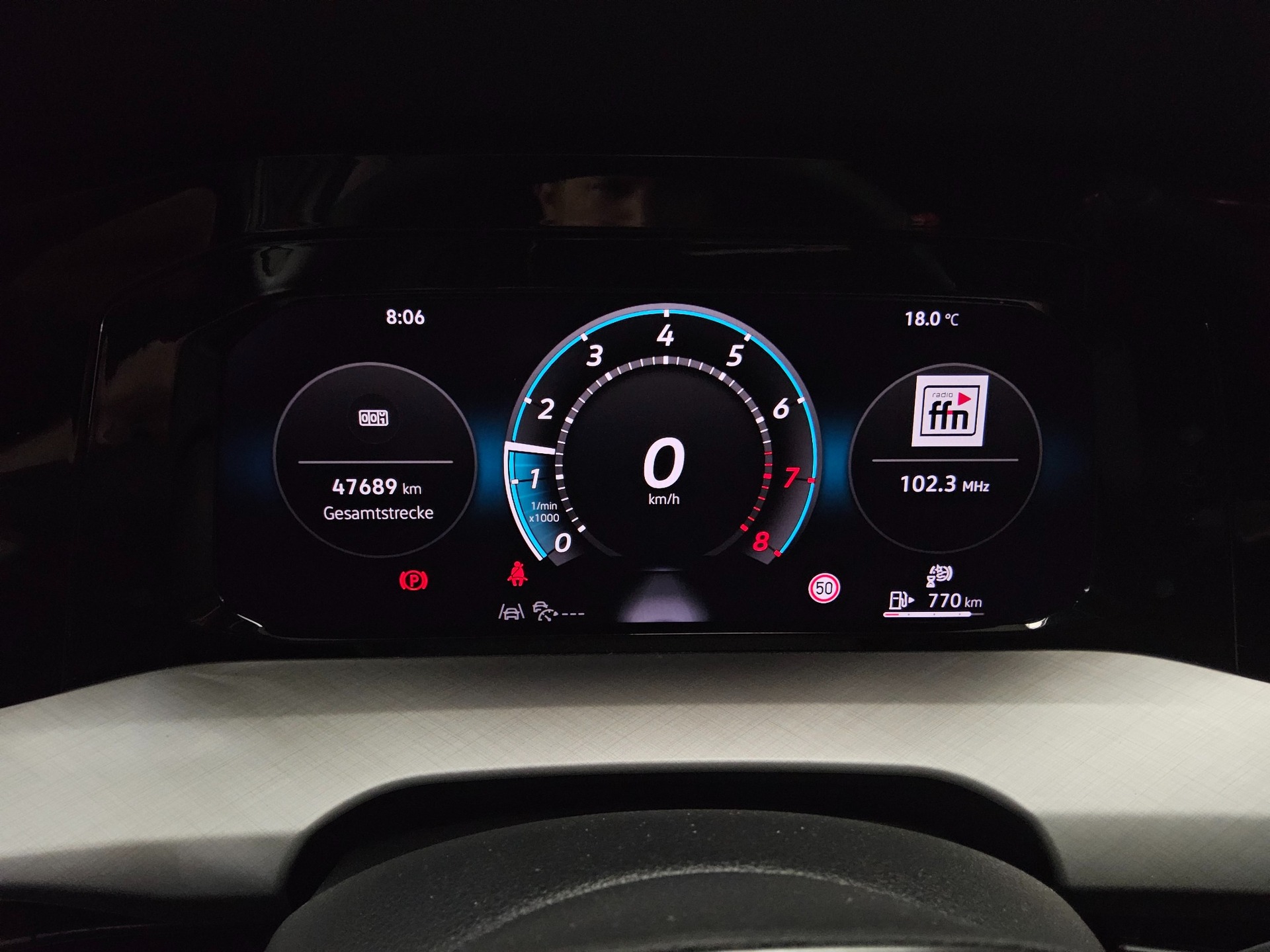 Volkswagen Golf-8 1.5 TSI Life LED DC-Pro ACC PDC Shz 8