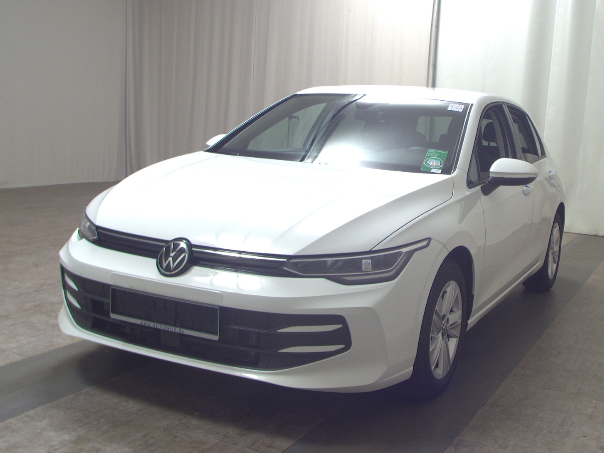Volkswagen Golf-8 1.5 TSI Life LED DC-Pro ACC PDC Shz 2