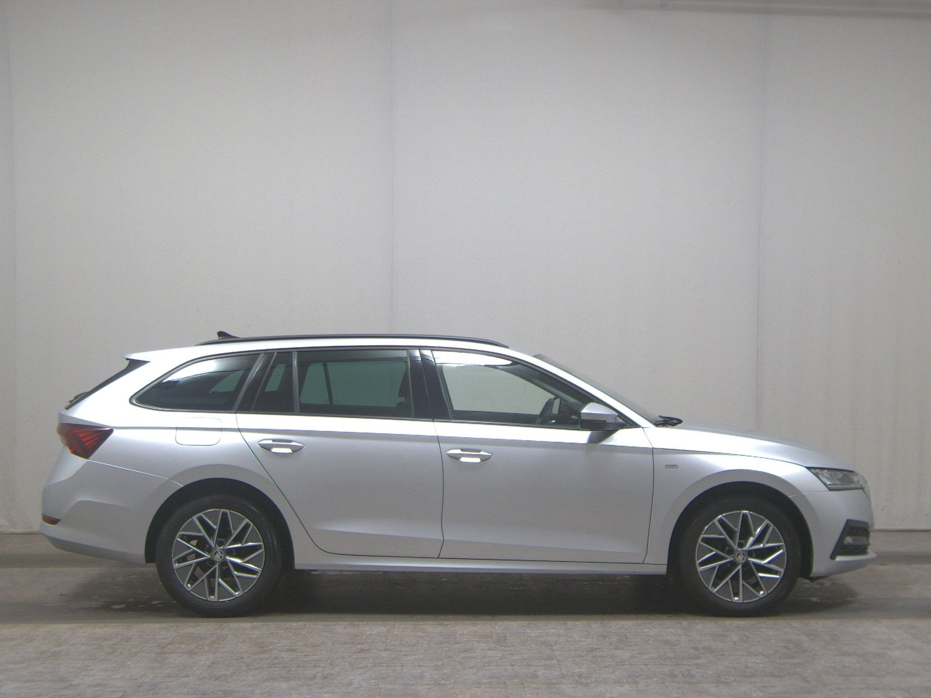 Skoda Octavia Kombi 2.0 TDI Ambition Navi LED Virtual PDC