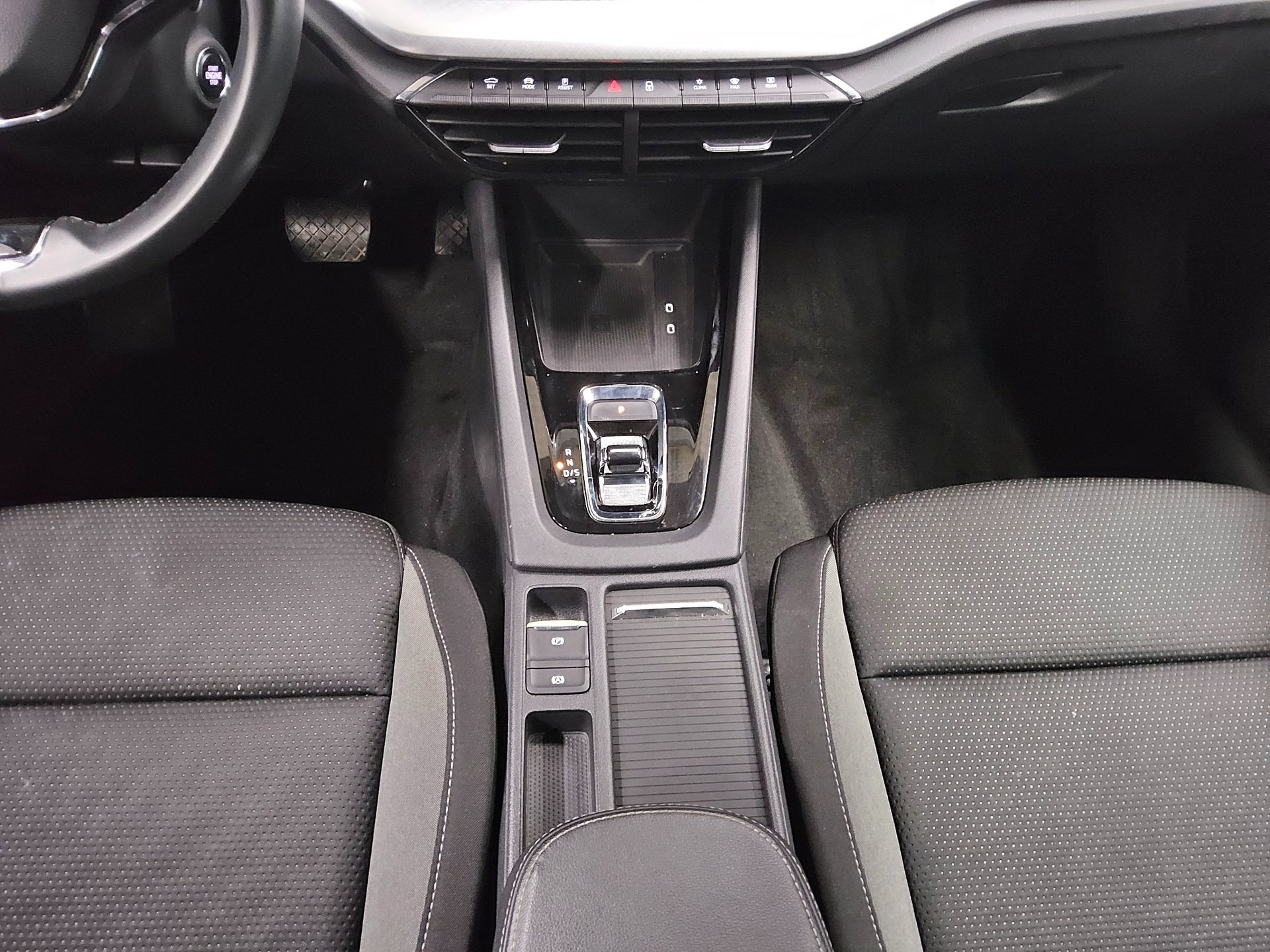 Skoda Octavia Kombi 2.0 TDI Ambition Navi LED Virtual PDC 6
