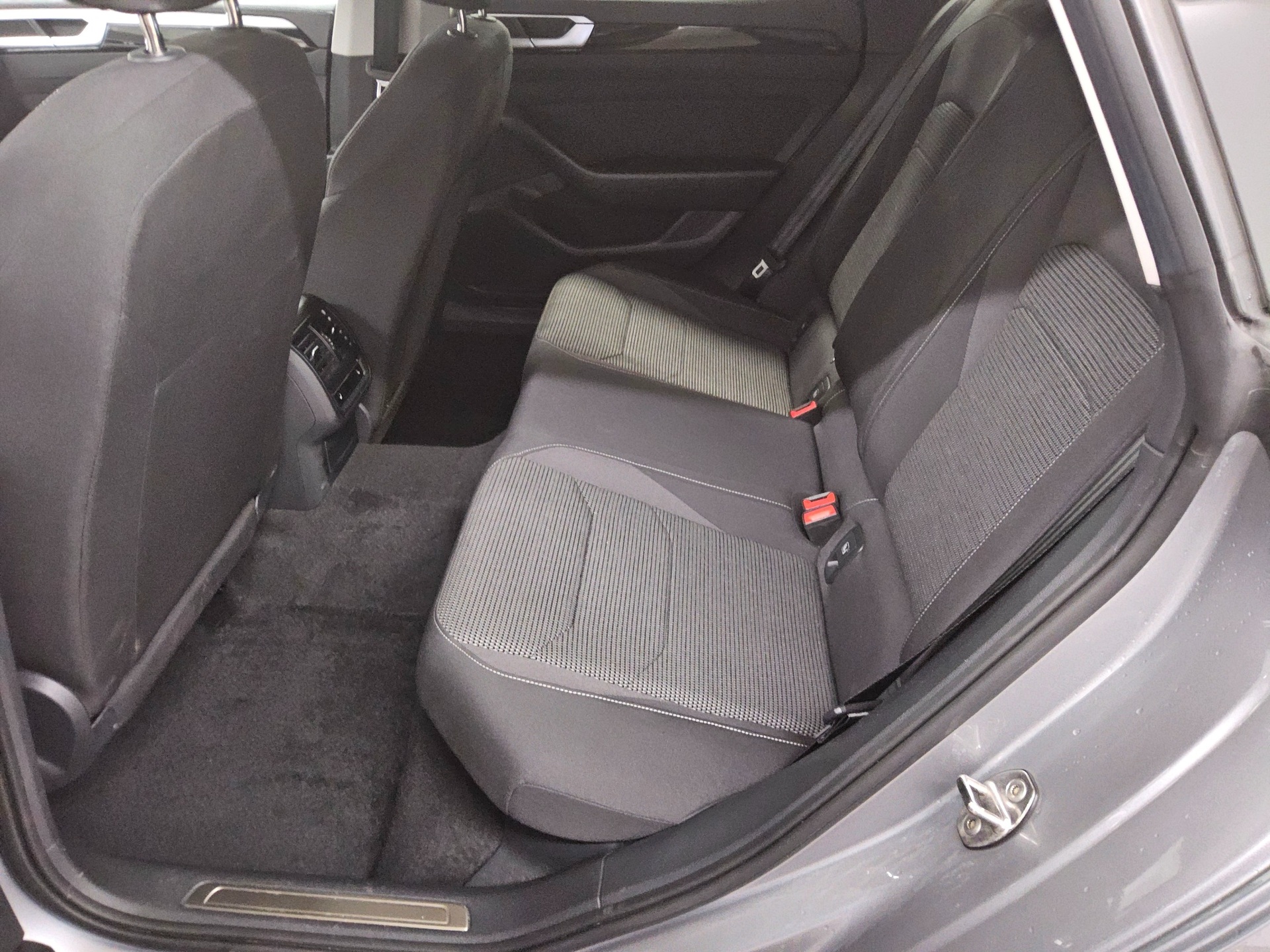 Volkswagen Arteon SB 2.0 TDI Navi LED AID ACC AHK 13