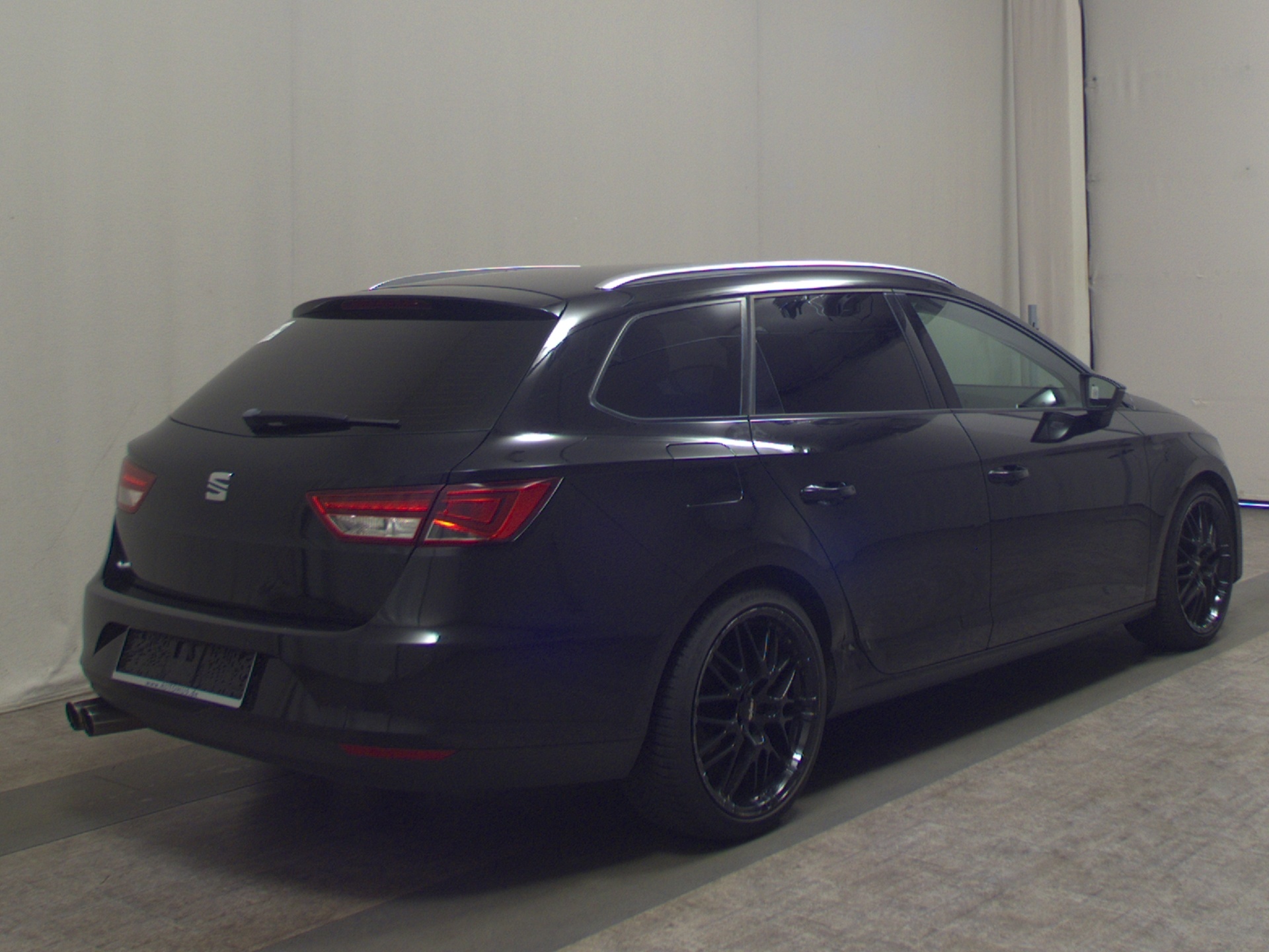 Seat Leon Sportstourer 1.4 TSI Style Navi LED Shz PDC 4