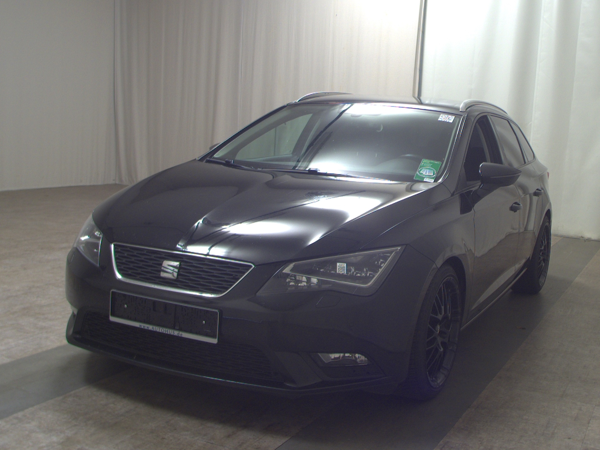 Seat Leon Sportstourer 1.4 TSI Style Navi LED Shz PDC 2