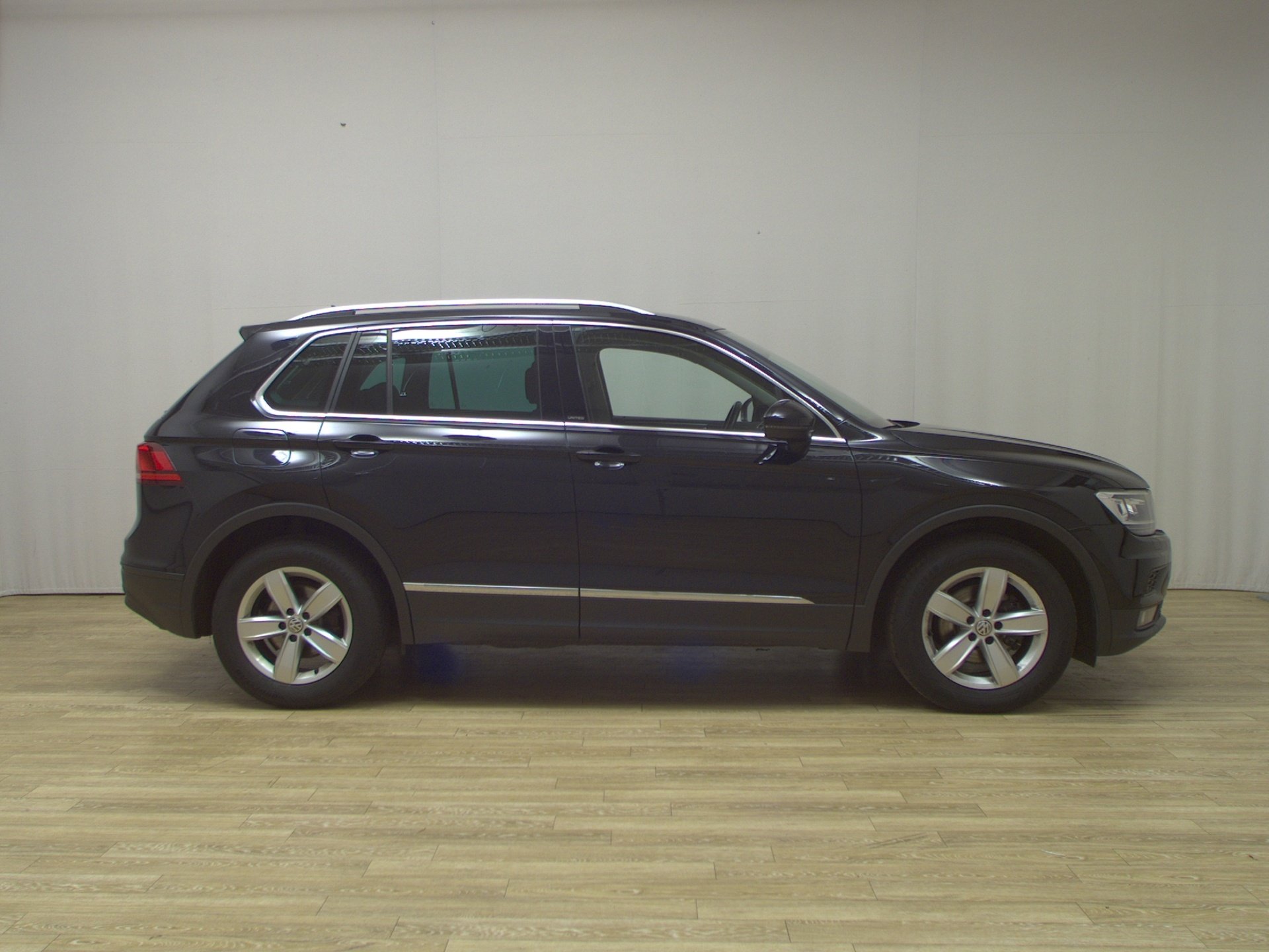 Volkswagen Tiguan 1.5 TSI Comf. Navi LED Ambiente ACC Ahk