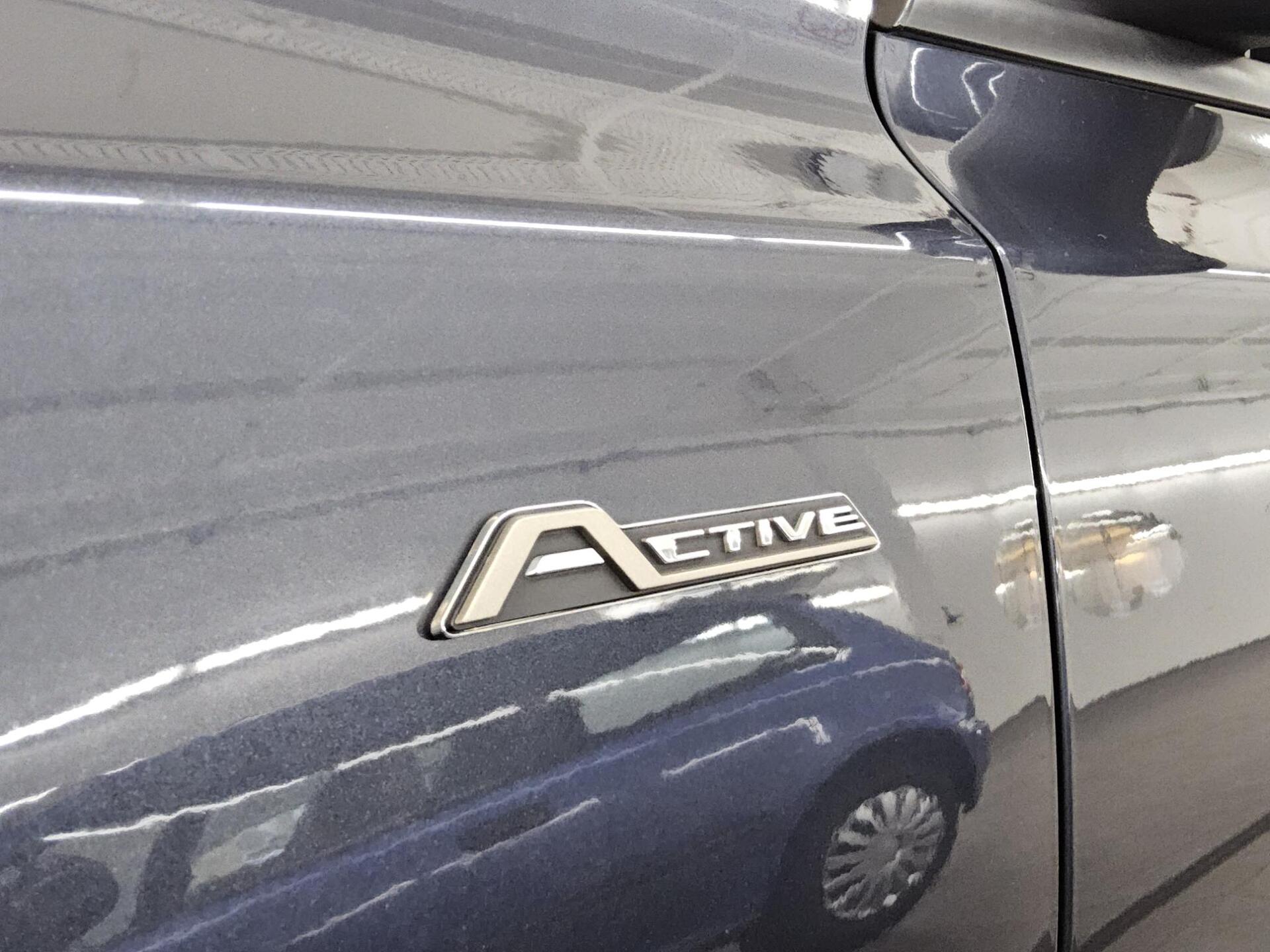 Ford Focus Turnier 1.5 EB Active Navi LED Pano HuD AHK 12