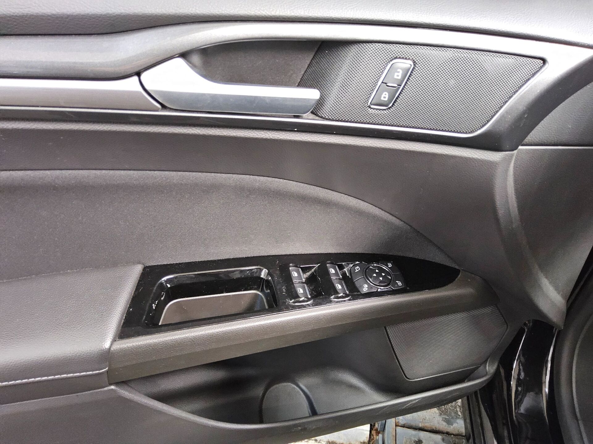 Ford Mondeo Turnier 2.0 EB Titanium Navi LED RfK AHK 9