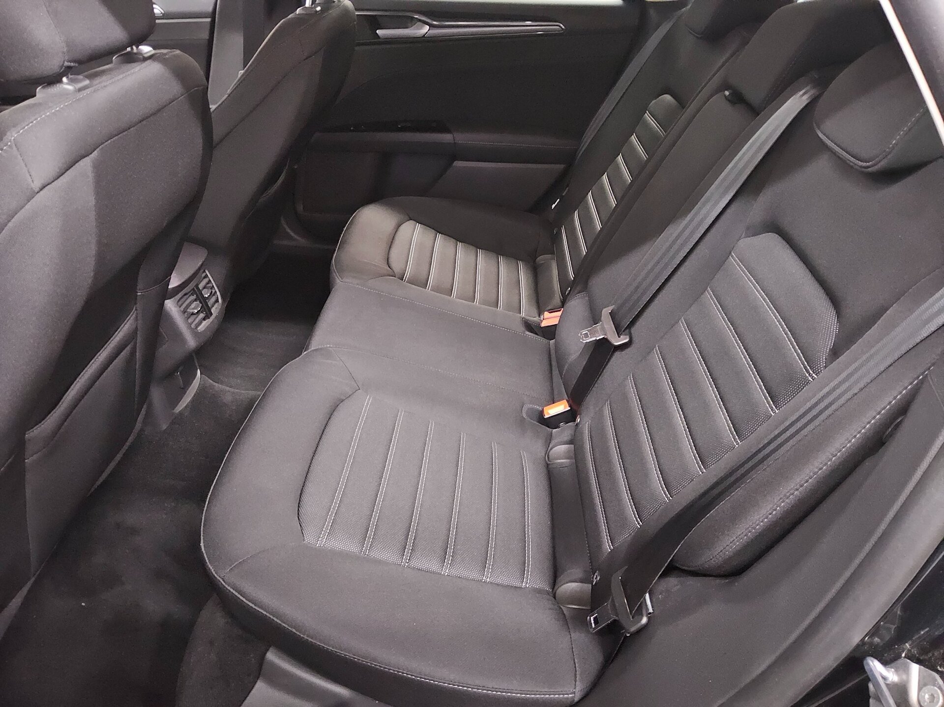 Ford Mondeo Turnier 2.0 EB Titanium Navi LED RfK AHK 13