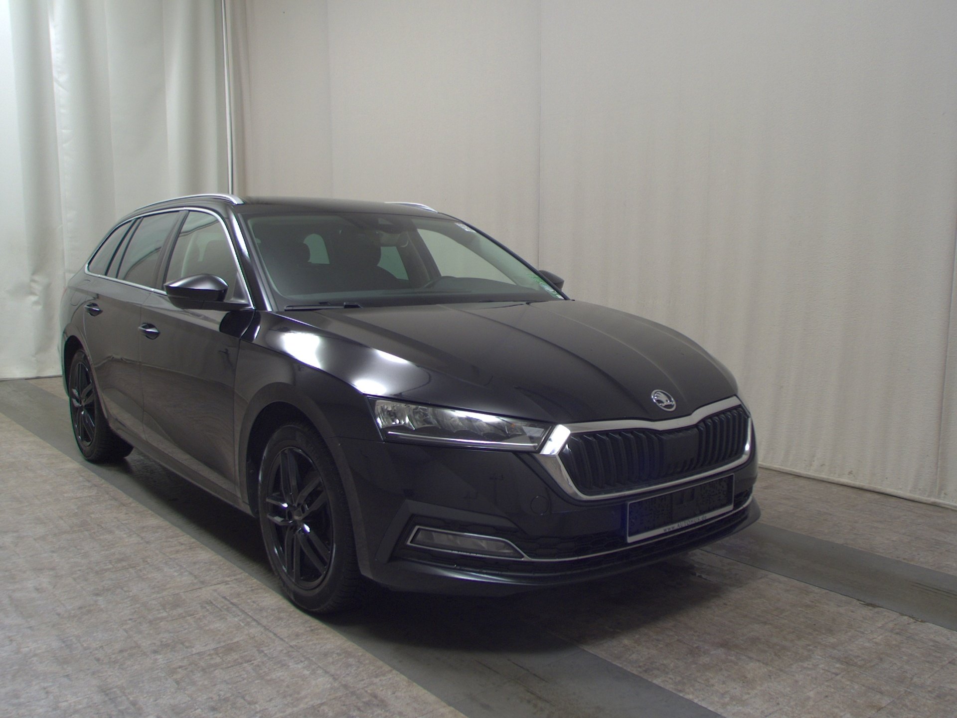 Skoda Octavia Kombi 1.5 TSI Style Navi LED RfK AHK ACC 3