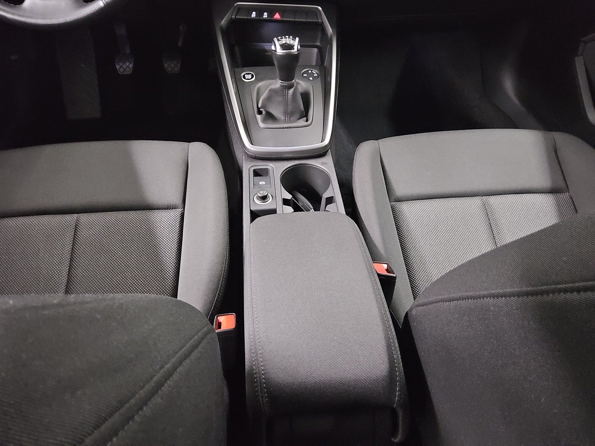 Audi A3 Lim. 30 TFSI advanced LED vc Sound Tempomat 6