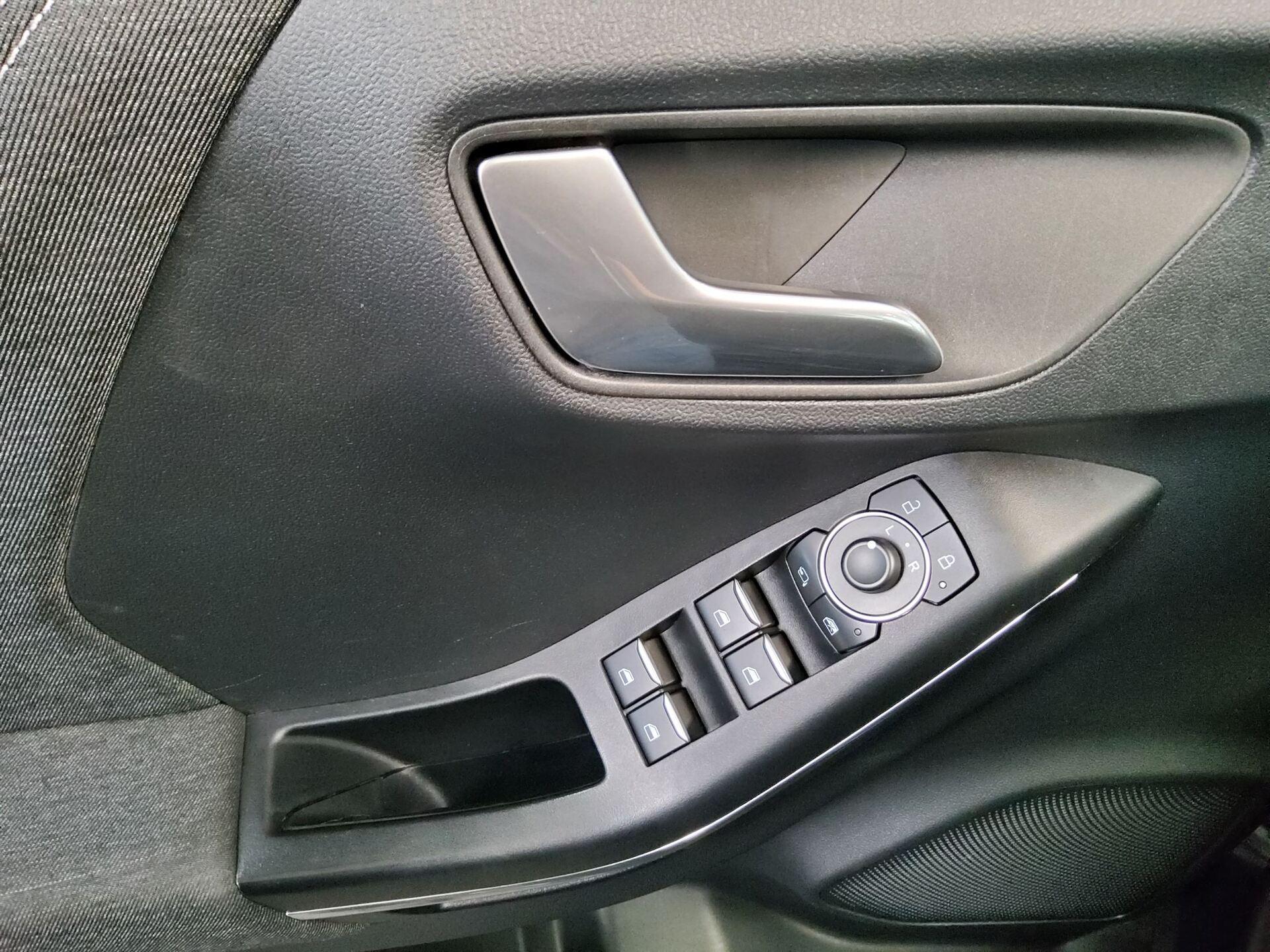 Ford Puma 1.5 EB Titanium Navi LED RFK AHK 9