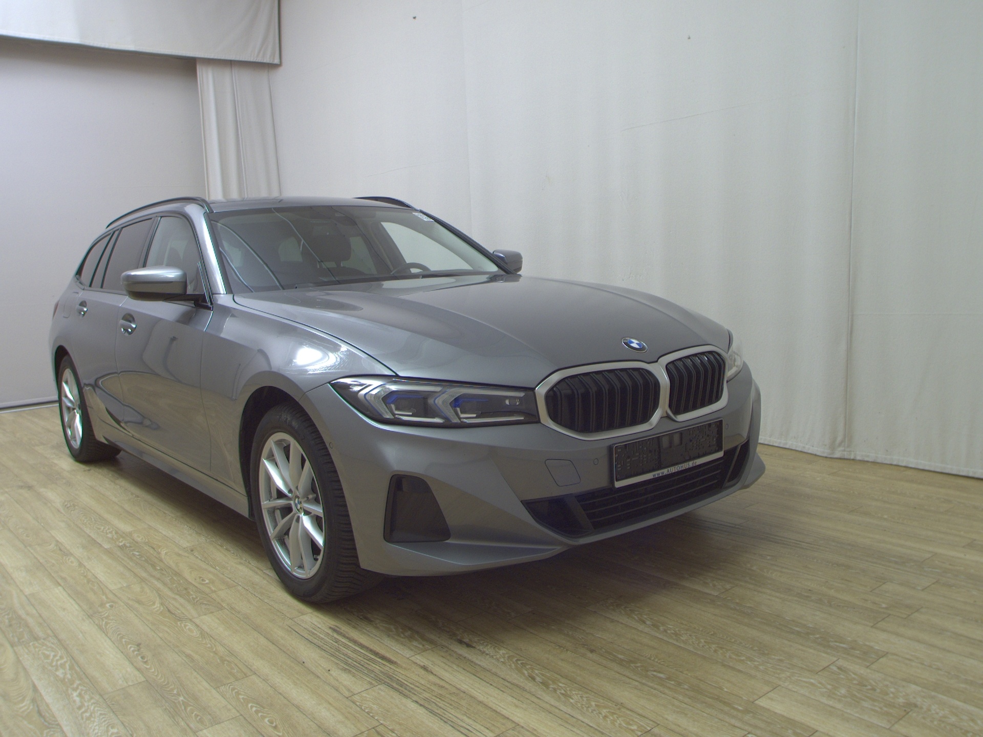 BMW 318iA Touring Navi LED Curved-Pro HuD RFK 3