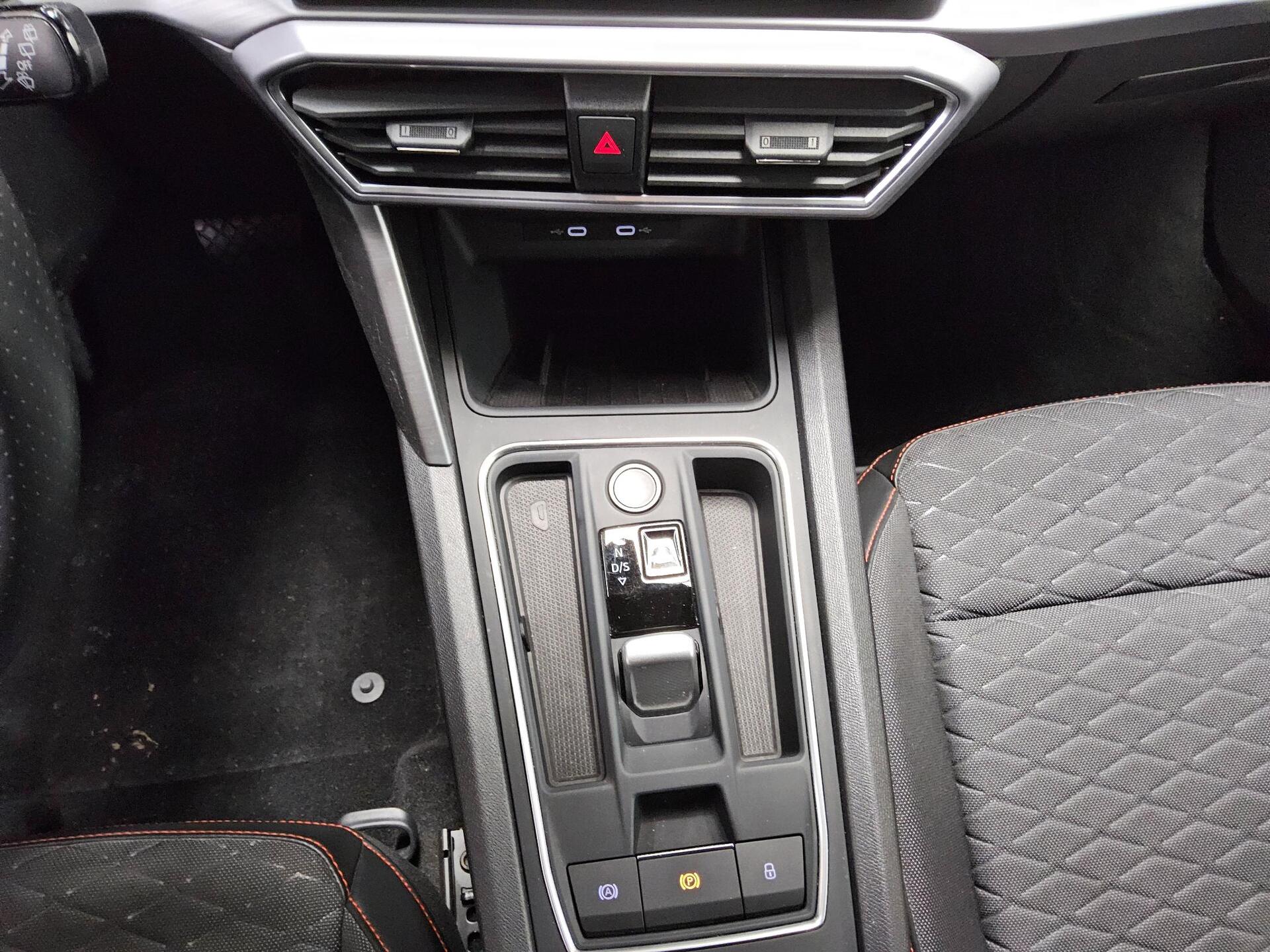 Seat Leon Sportstourer 1.4 e-HYBRID Navi LED AID Shz AHK RFK 6