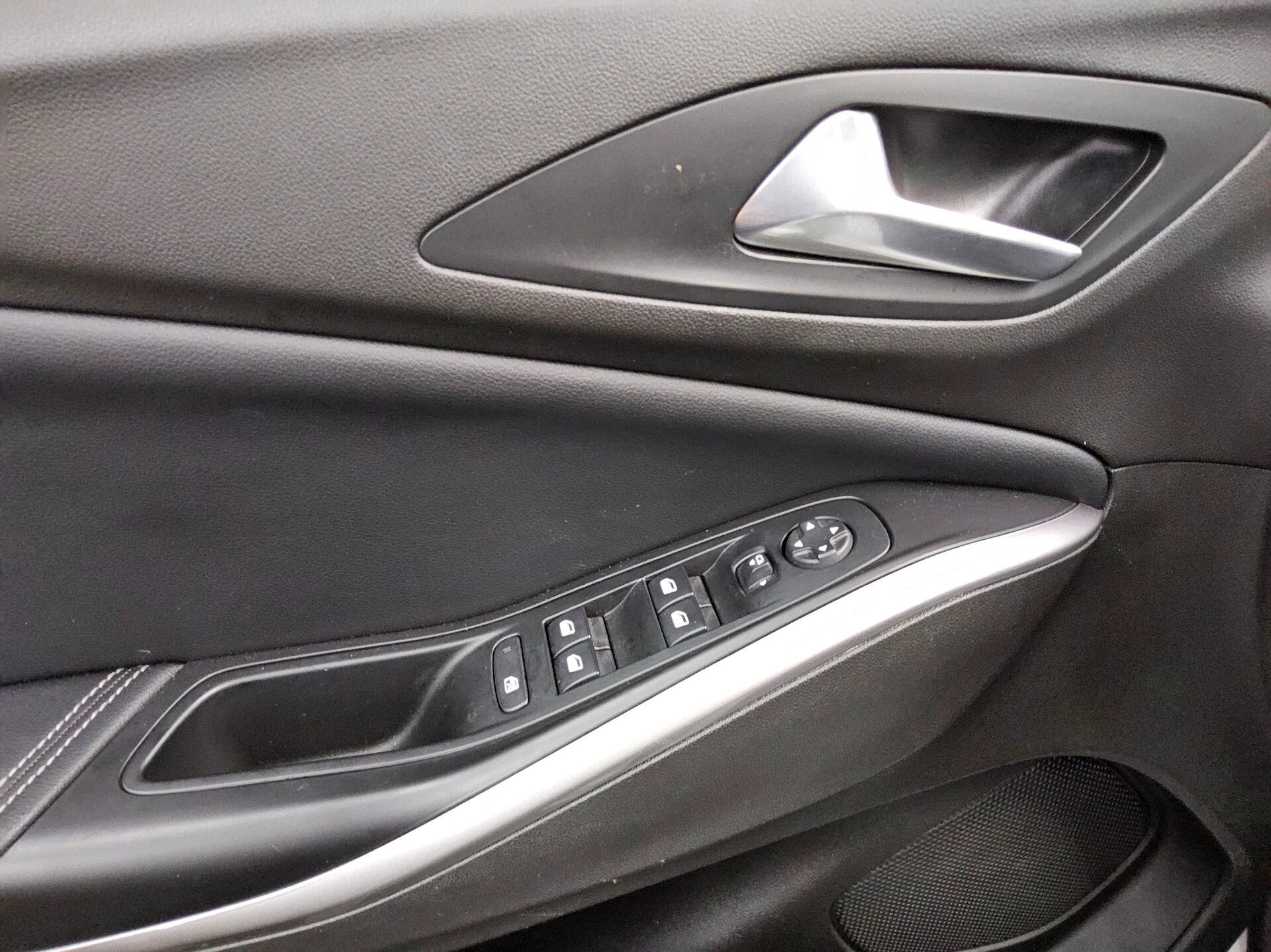 Opel Grandland X 1.2 Turbo Elegance Leder Nav LED AHK 10