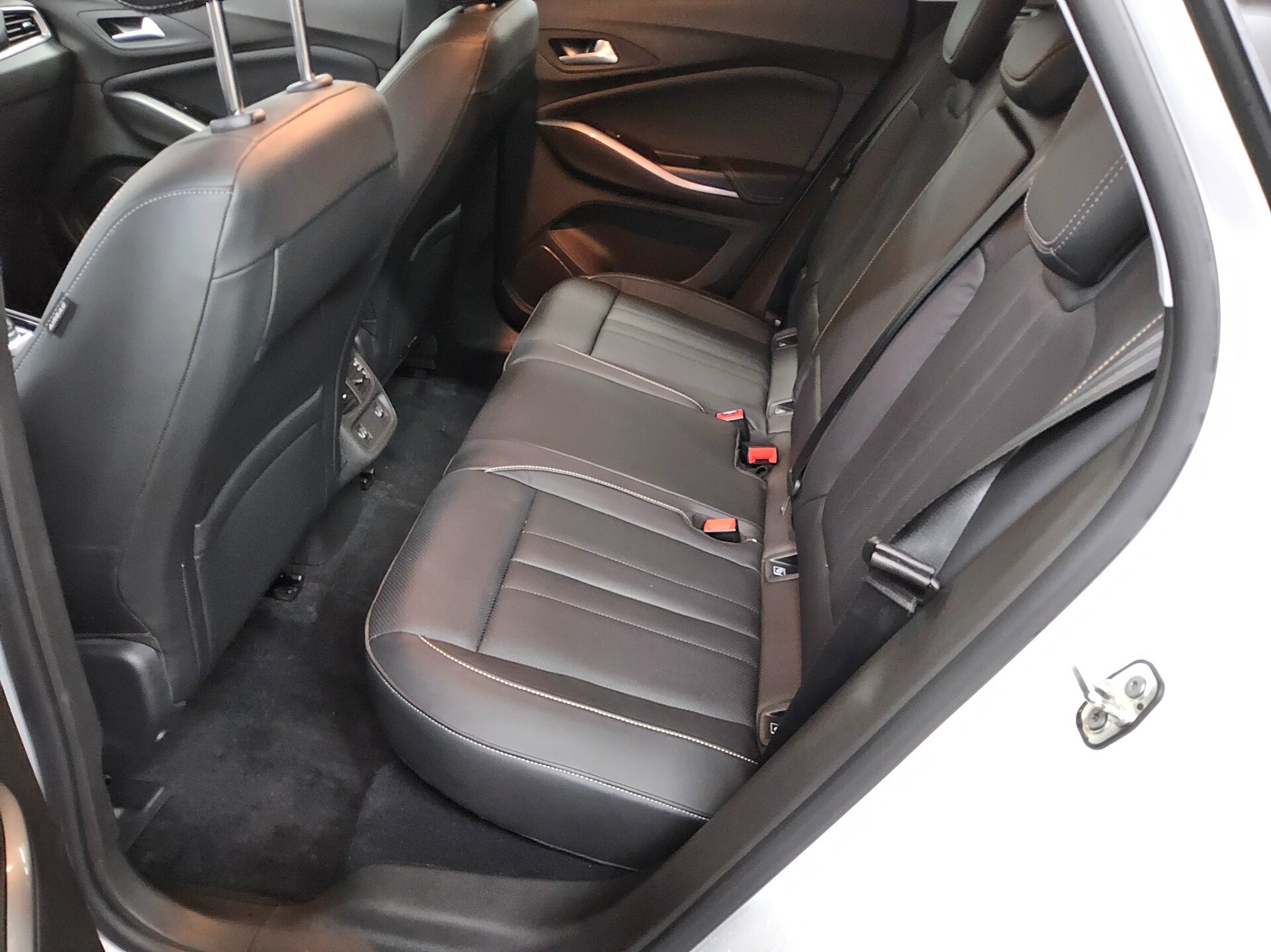 Opel Grandland X 1.2 Turbo Elegance Leder Nav LED AHK 13