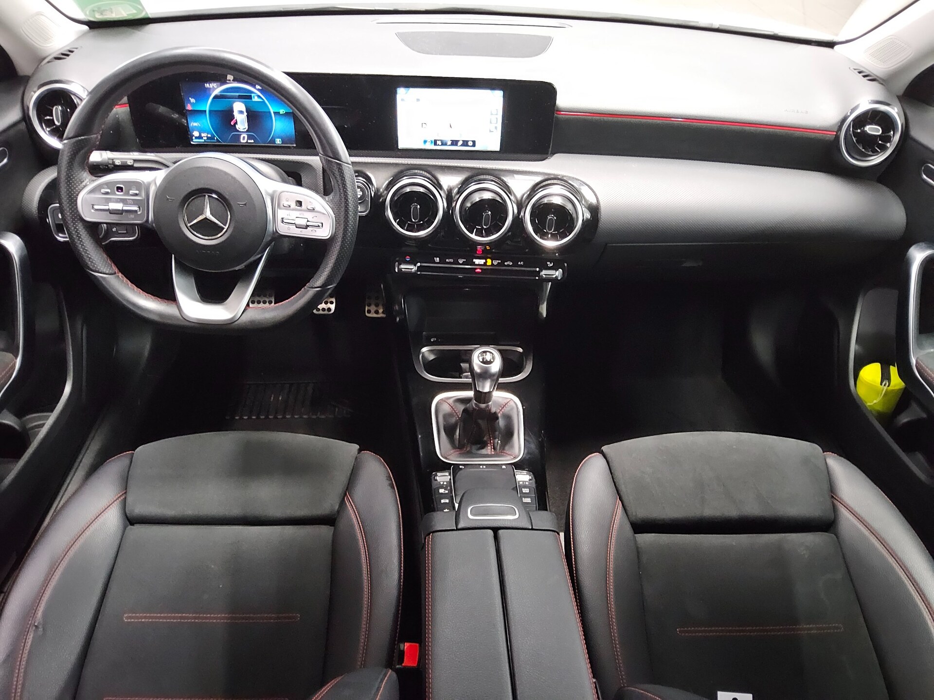 Mercedes-Benz A 200 d AMG-Line Navi LED Rückfahrkamera PDC Shz 5