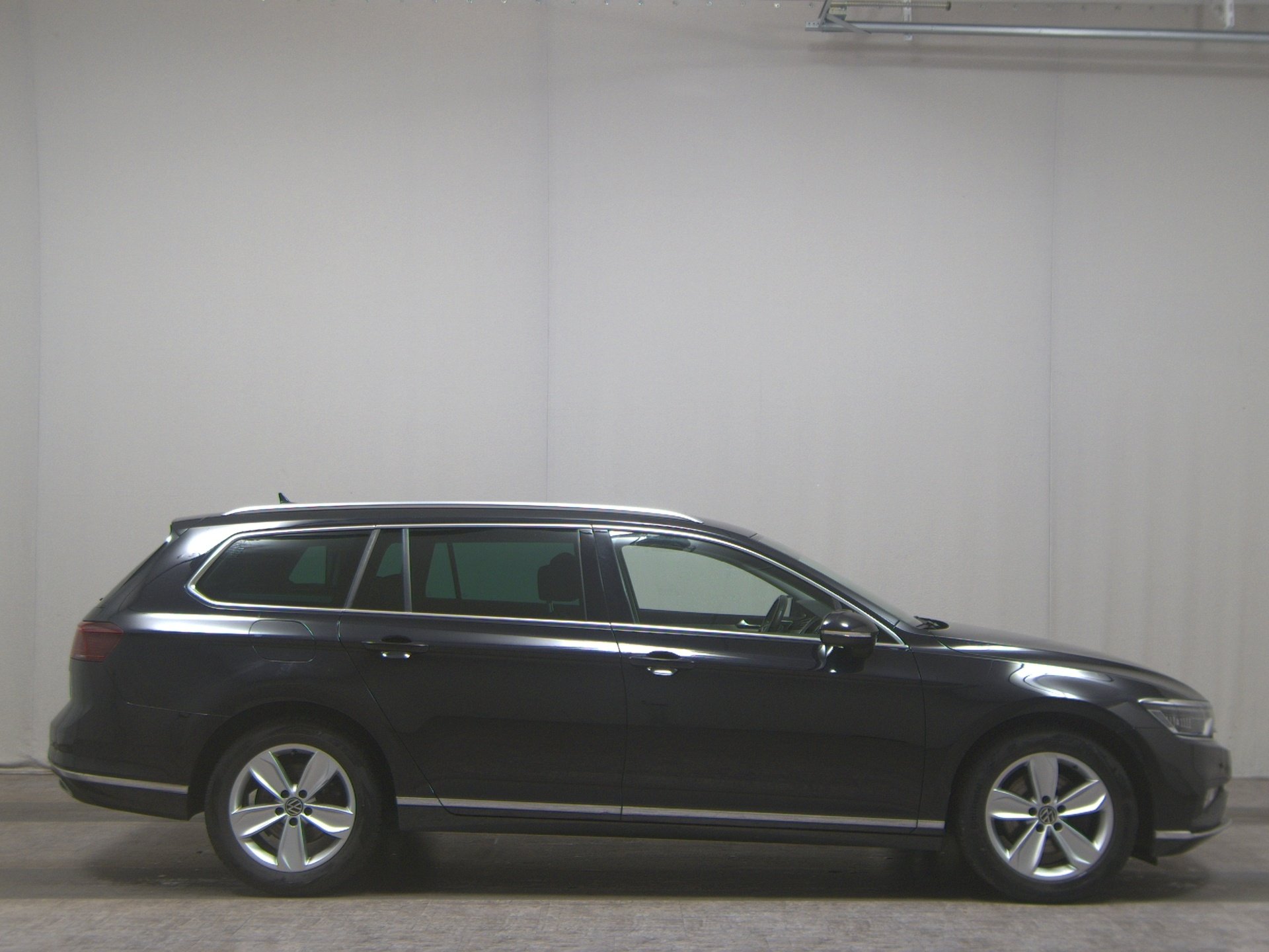 Volkswagen Passat Var. 2.0 TDI Elegance Navi IQ.Light RFK