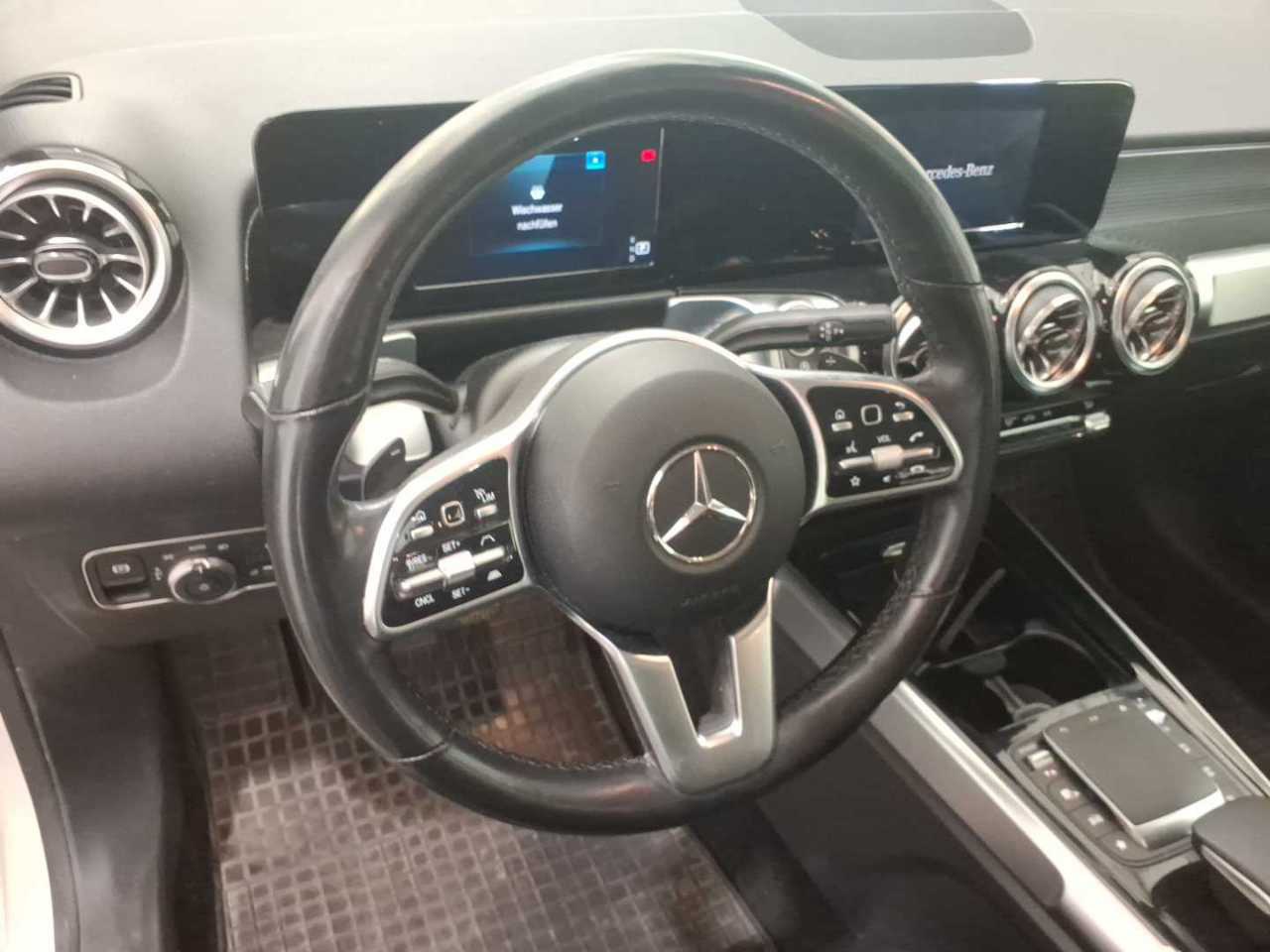 Mercedes-Benz GLB 200 Progressive T-Leder NAVI KLIMAAUT LED SHZ 9