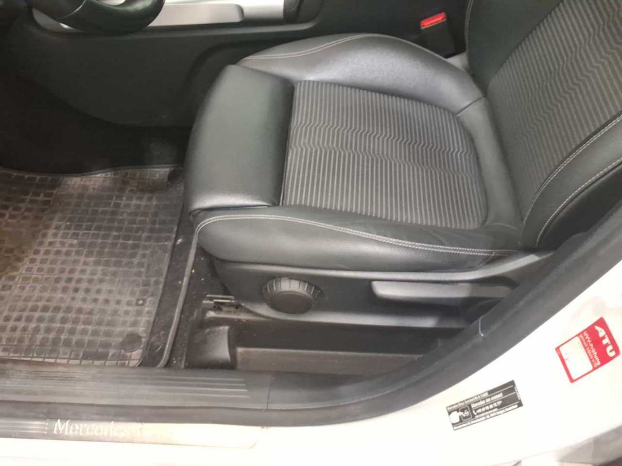 Mercedes-Benz GLB 200 Progressive T-Leder NAVI KLIMAAUT LED SHZ 10