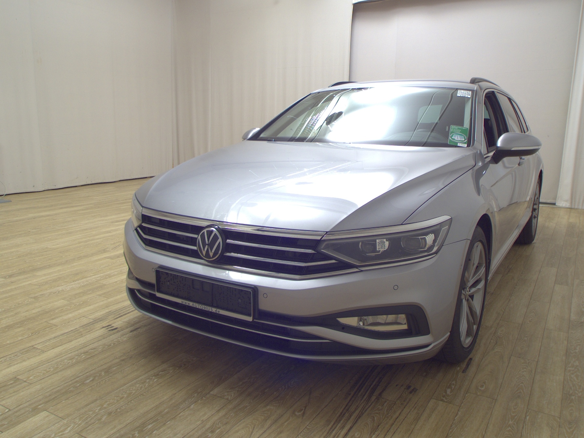 Volkswagen Passat Variant 2.0 TDI Business Navi LED AID HuD 2