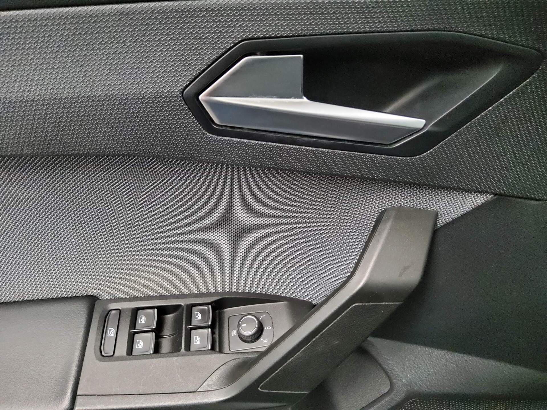 Seat Leon Sportstourer 2.0 TDI Style Navi LED Virtual PDC SHZ 10