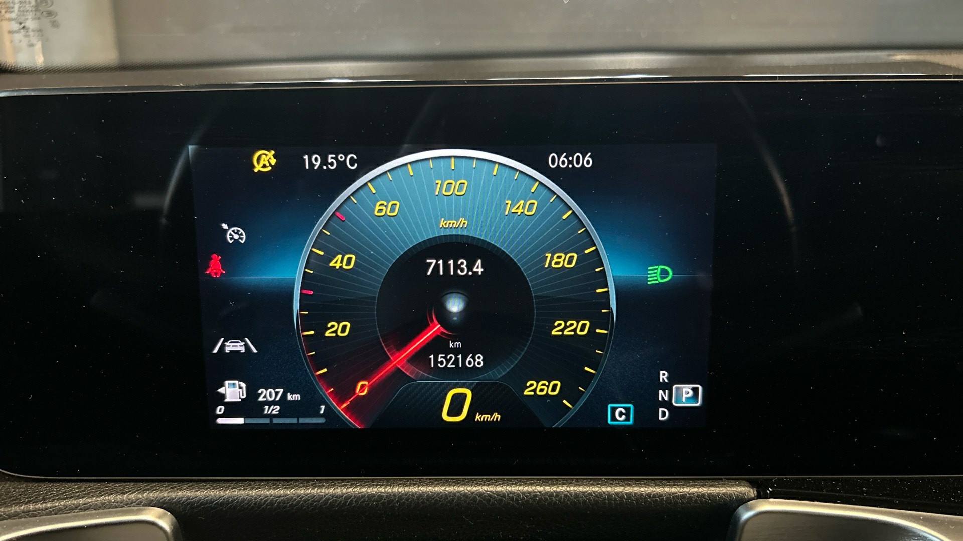Mercedes-Benz GLB 200 d Progressive T-Leder Navi LED 8