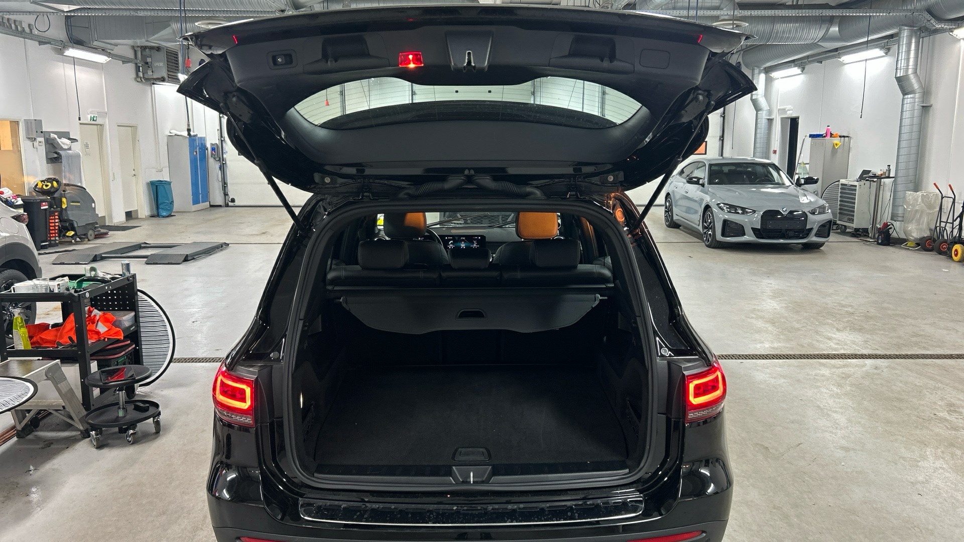 Mercedes-Benz GLB 200 d Progressive T-Leder Navi LED 12