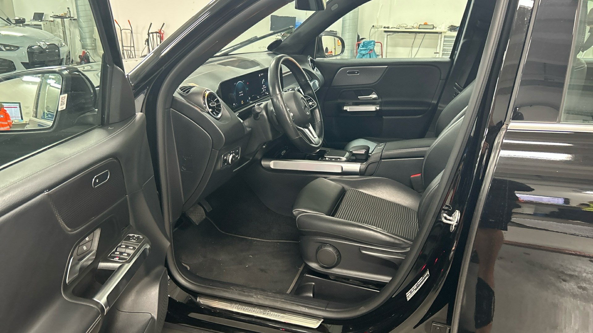 Mercedes-Benz GLB 200 d Progressive T-Leder Navi LED 6