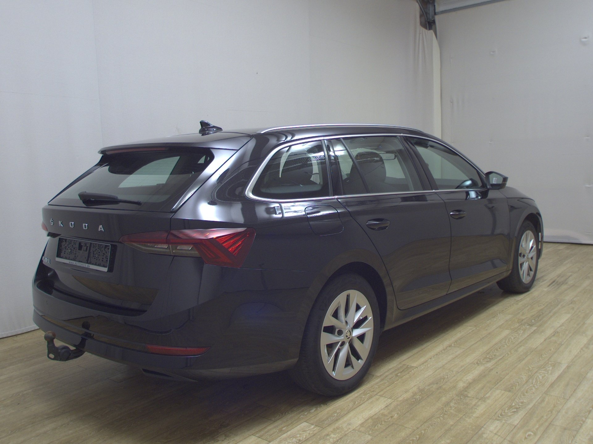 Skoda Octavia Kombi 2.0 TDI Style Navi LED vc HuD AHK 4