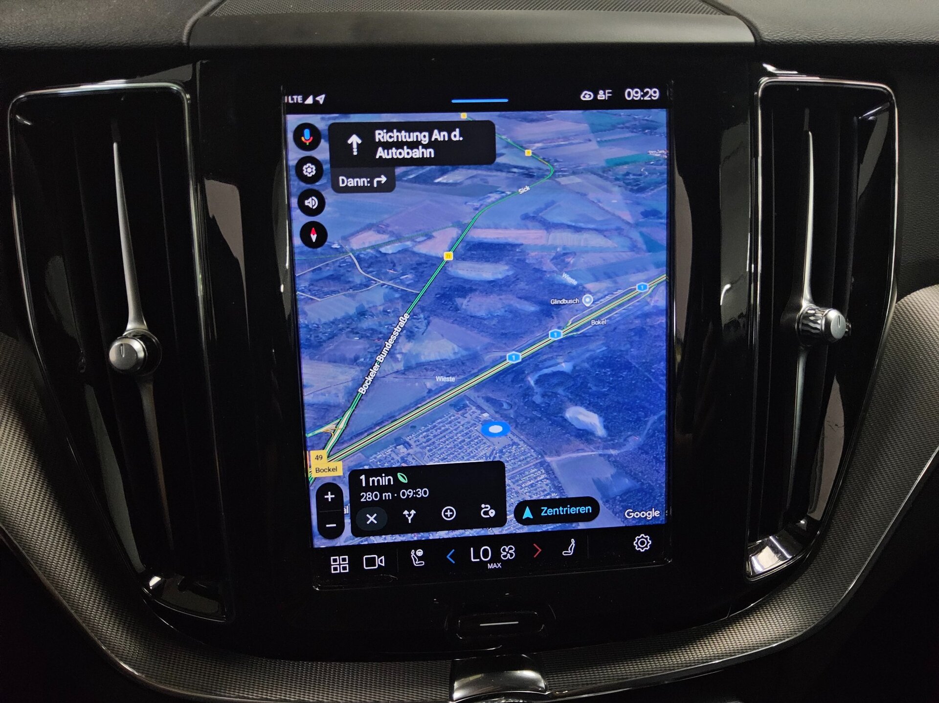 Volvo XC60 B4 D Core Navi LED Leder 4xShz AHK RFK 7