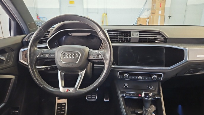 Audi Q3 1.4 TFSI e-tron S-Line SHZ PDC LED ACC 5