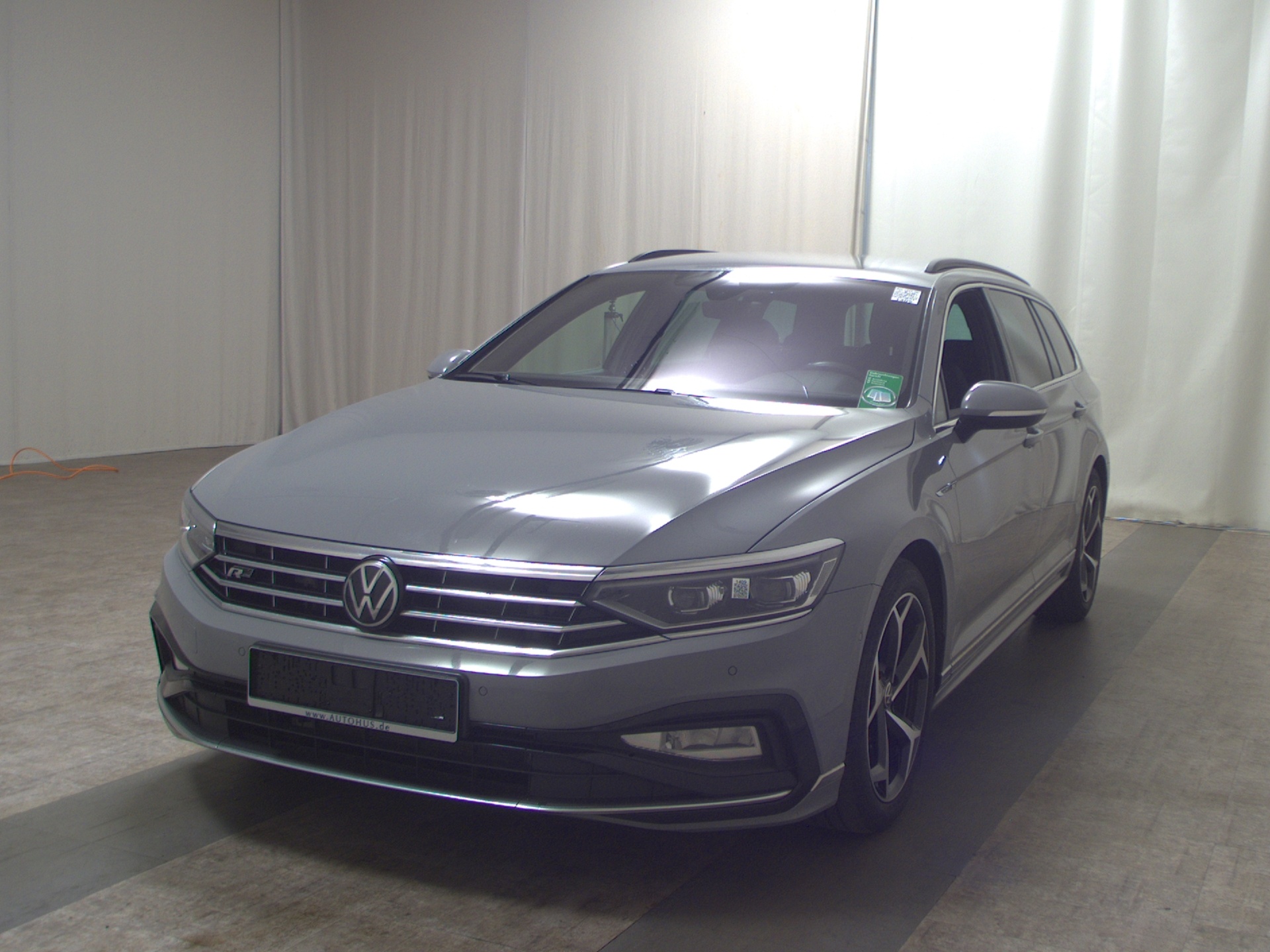 Volkswagen Passat Variant 2.0 TDI R-Line Leder Navi LED AID H/K Sound 2