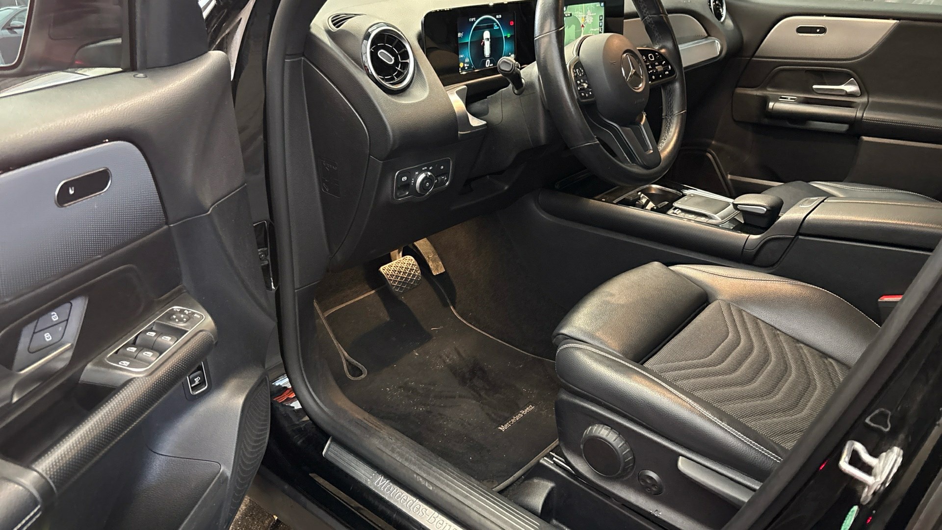 Mercedes-Benz GLB 200 d Style NAVI KLIMAAUT RADIO TEMPO MFL 6