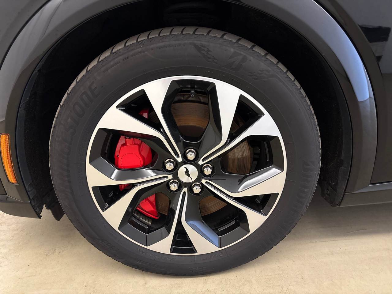 Ford Mustang Mach-E 99 kWh NAVI LED LEDER 11