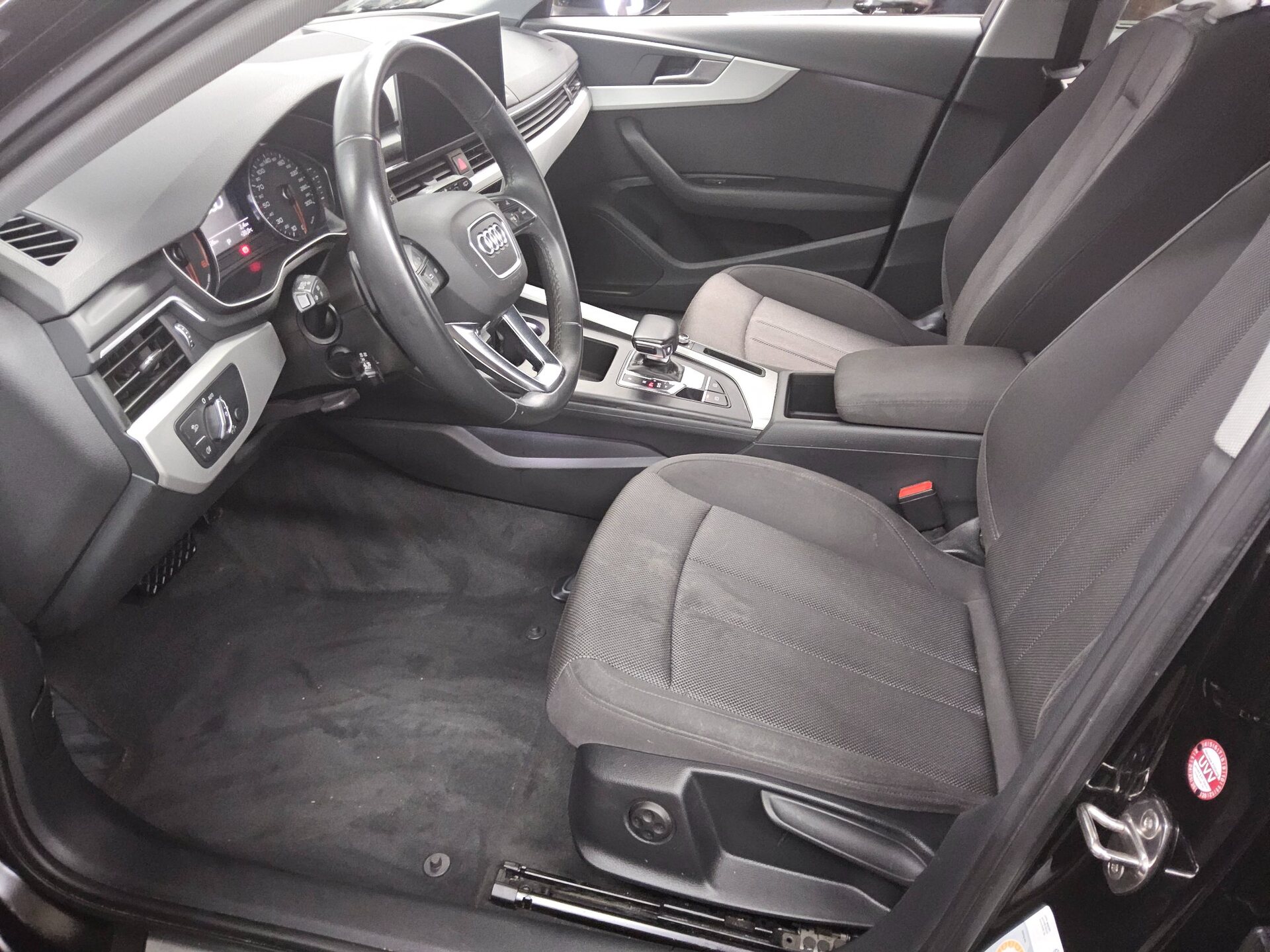 Audi A4 Avant 35 TDI KLIMAAUT LED DSP Sound AHK 8