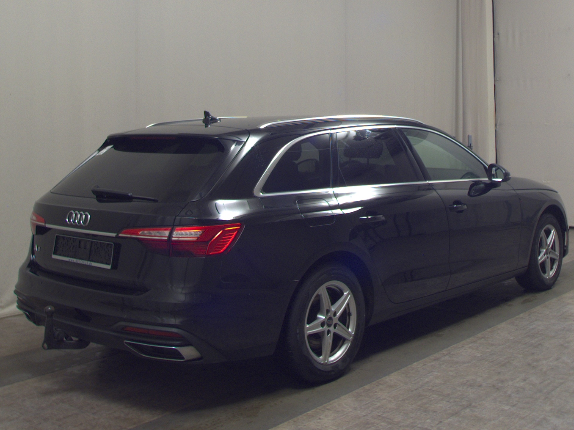 Audi A4 Avant 35 TDI KLIMAAUT LED DSP Sound AHK 4