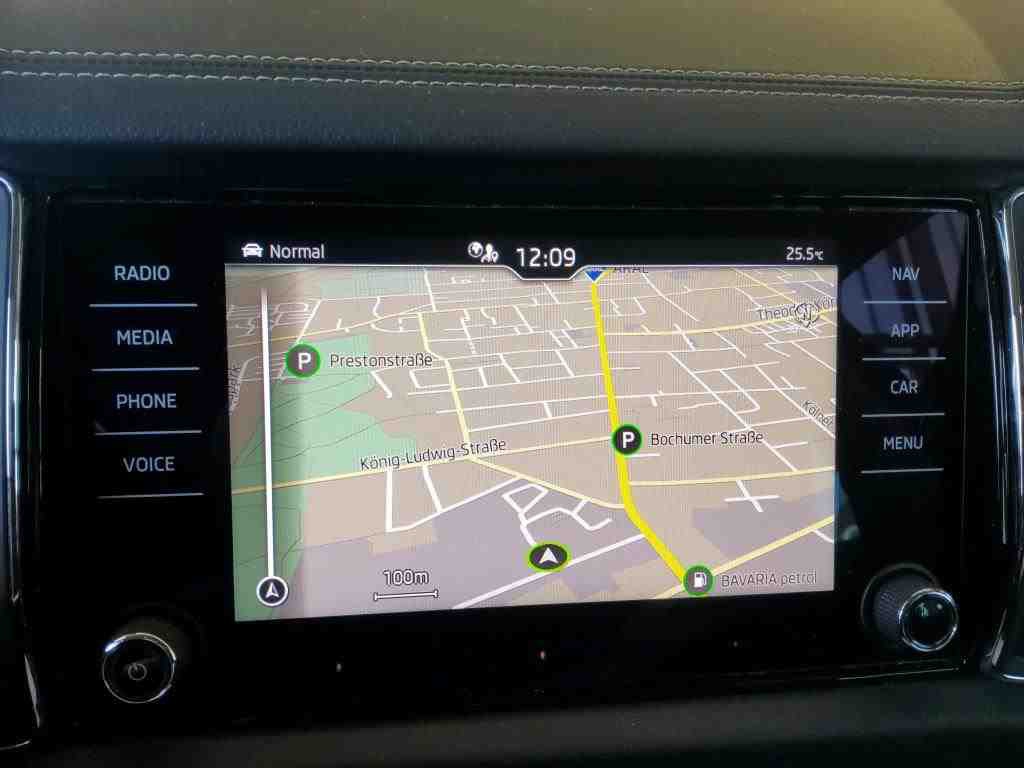 Skoda Kodiaq 2.0 TDI Ambition NAVI SHZ PDC LED AHK 8