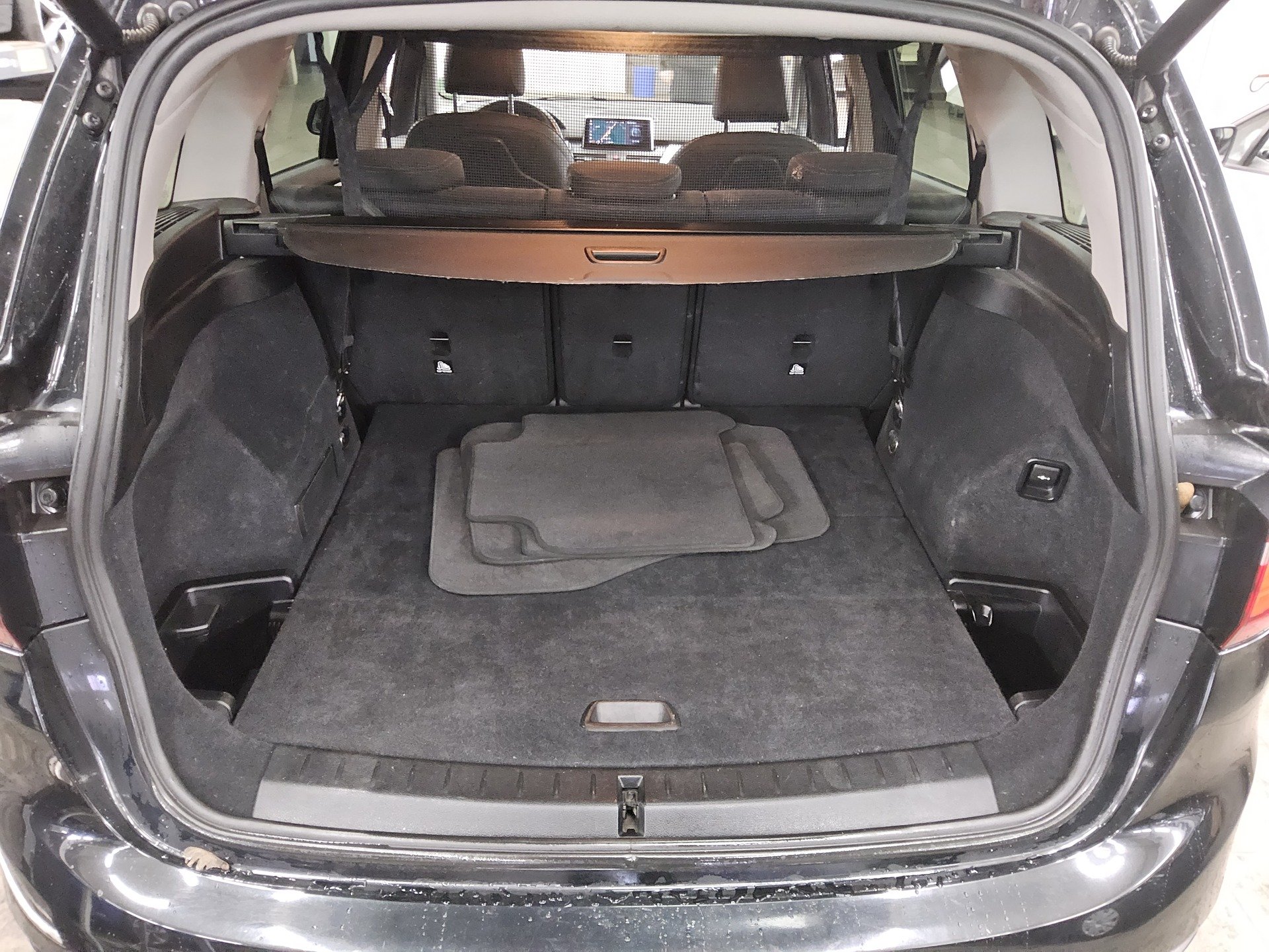 BMW 218 Gran Tourer Adv. T-Leder Navi LED AHK RFK 11