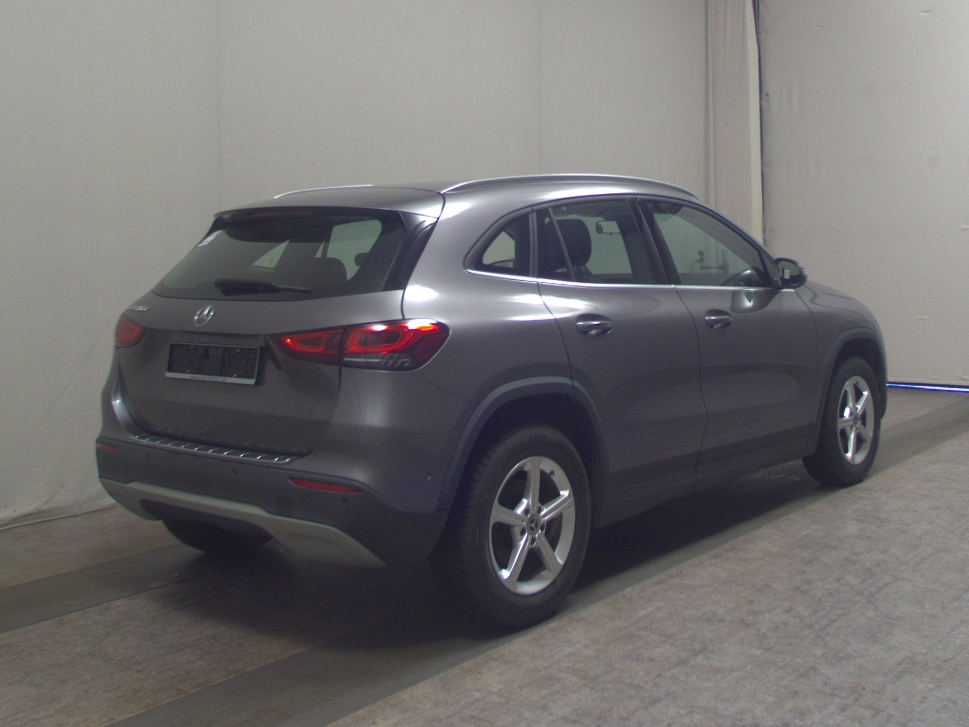 Mercedes-Benz GLA 180 d Style Navi LED RfK Shz PDC Tempomat 4